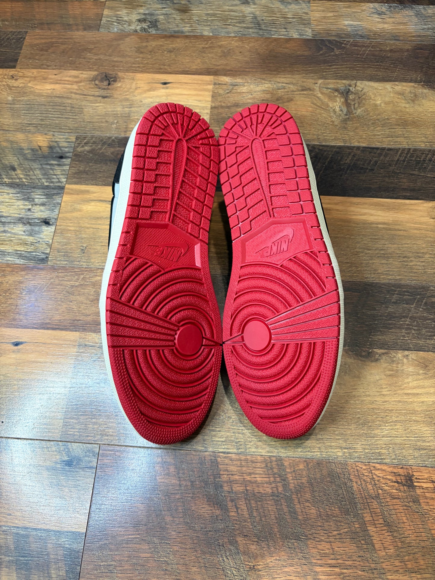 Jordan Retro 1 Low Trophy Room (Brand New - 12.5M)