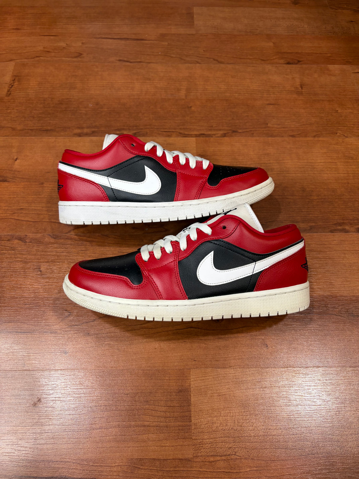 AJ1 Low Chicago Split (Size 11.5W / 10M)