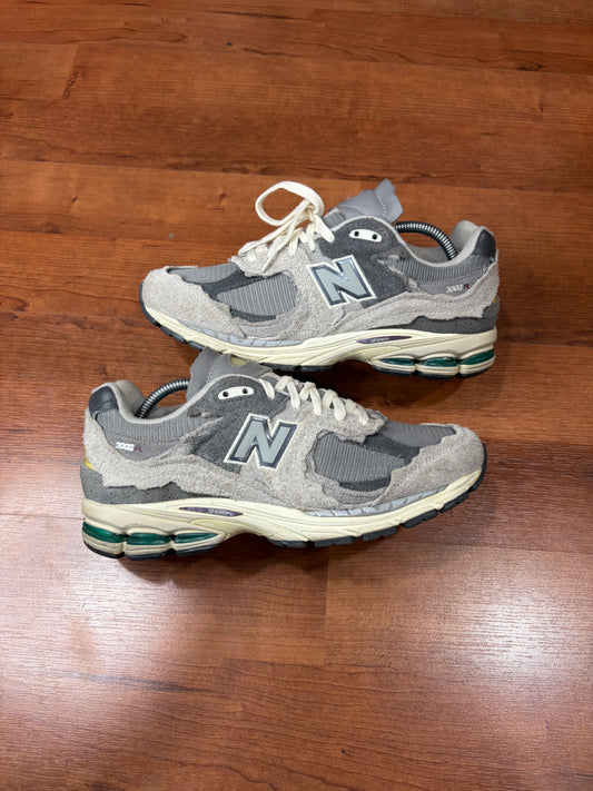 NB 2002R Protection Pack Rain Cloud (Size 8.5 Mens)