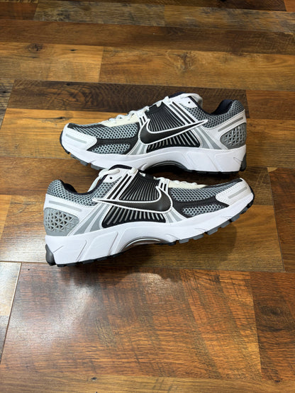 Nike Vomero 5 Dark Grey Black White (Brand New - Multiple Sizes)