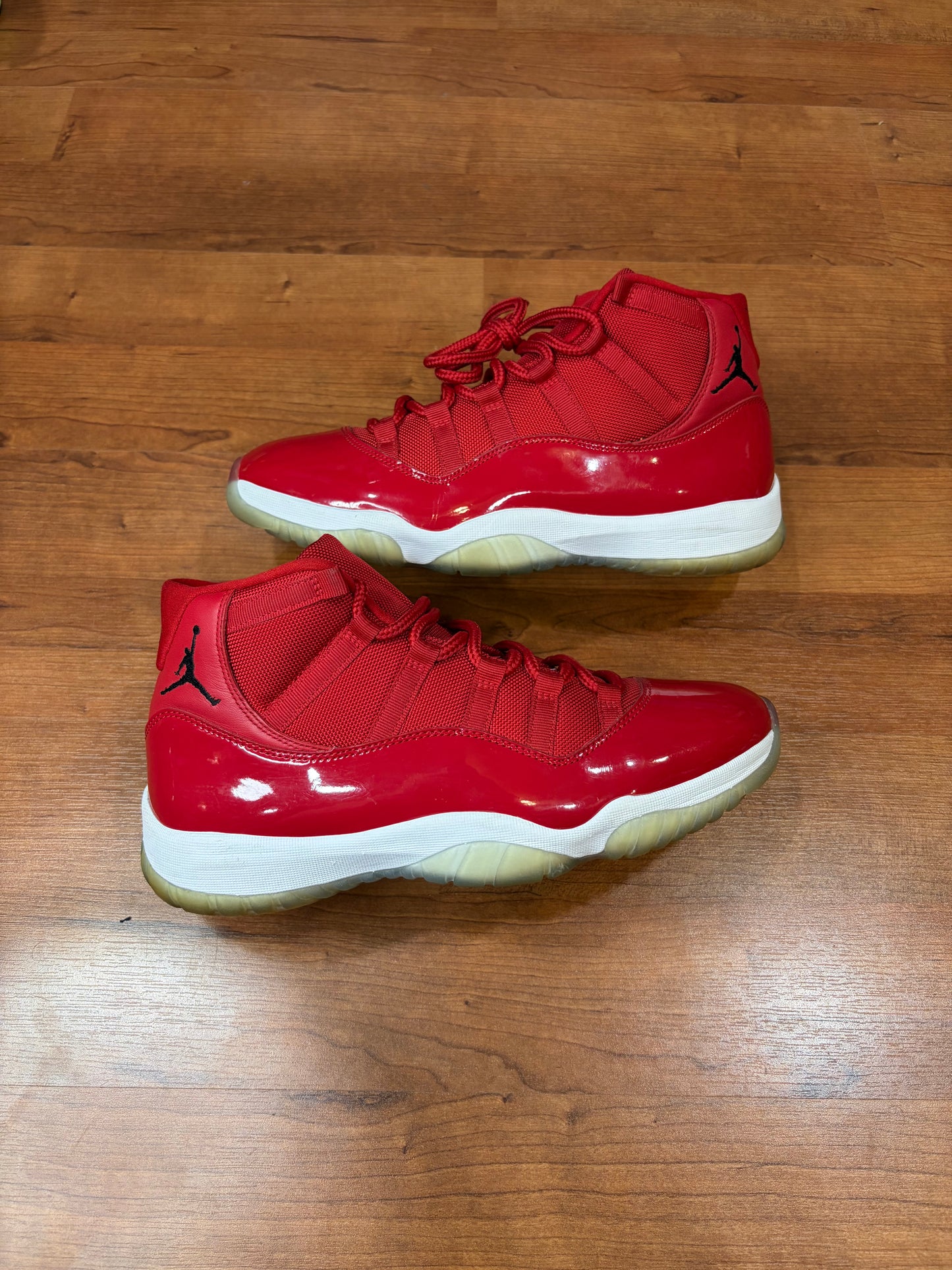 Jordan Retro 11 Win like 96’ (Size 11 Mens)