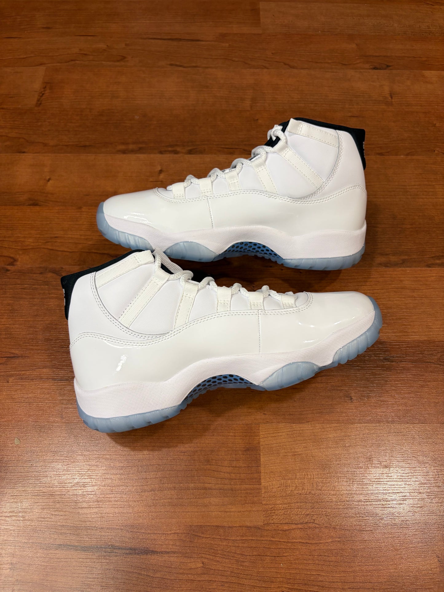 Jordan Retro 11 Legend Blue (Brand New - 9M)