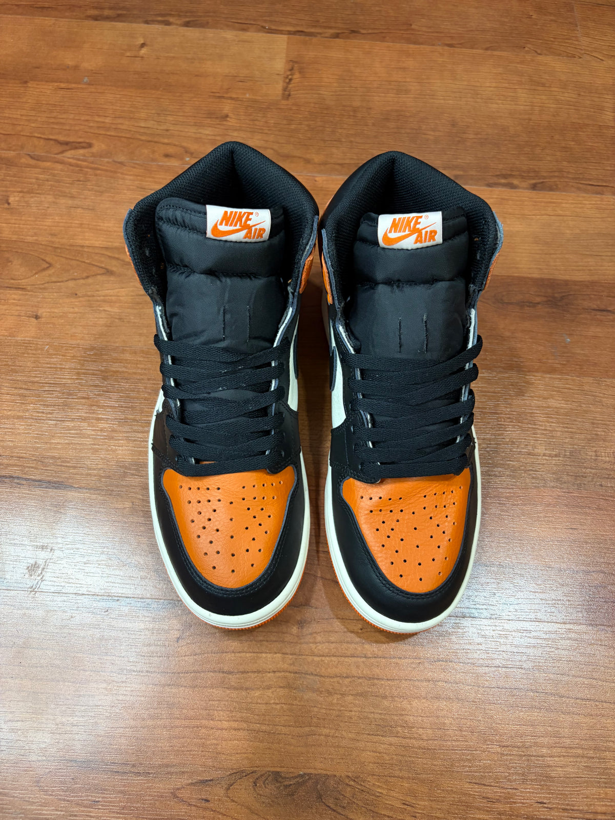 AJ1 Retro Shattered Backboard (Size 9.5 Mens)
