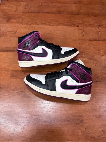 Jordan 1 Mid Bordeaux (Brand New - 8.5W/7M)