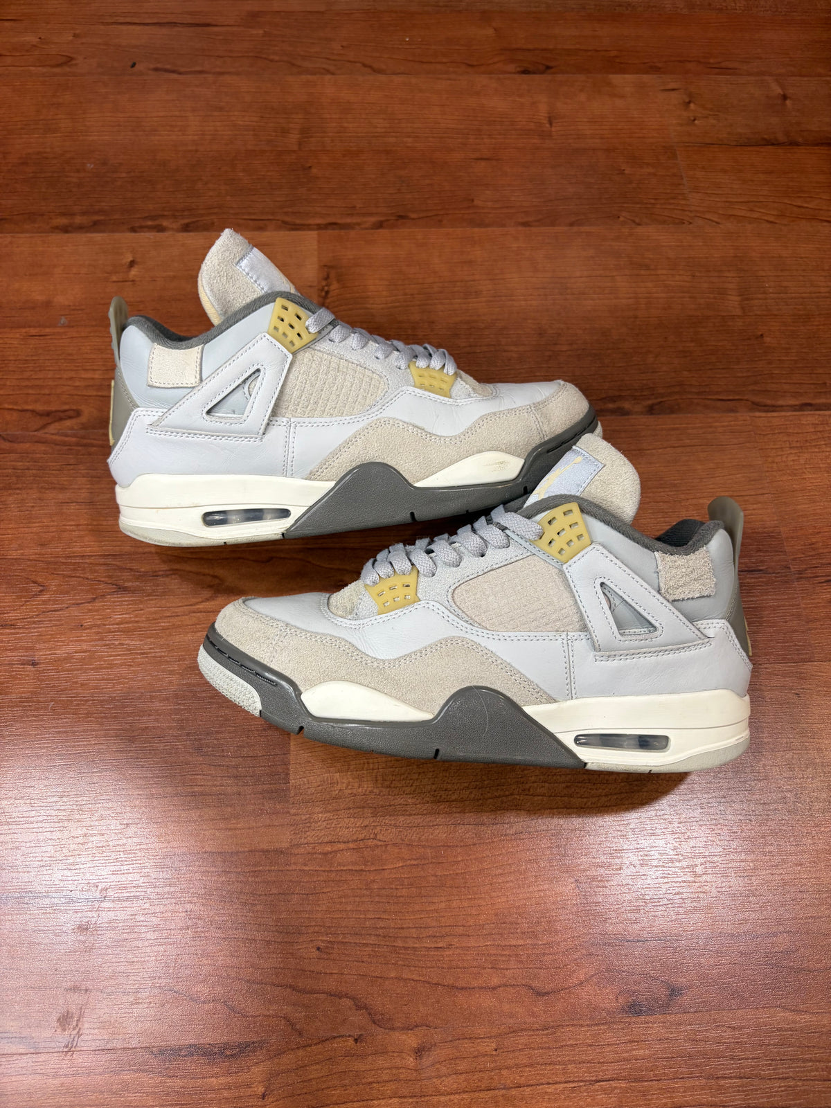 AJ4 Retro Craft Photon Dust (Size 10 Mens)