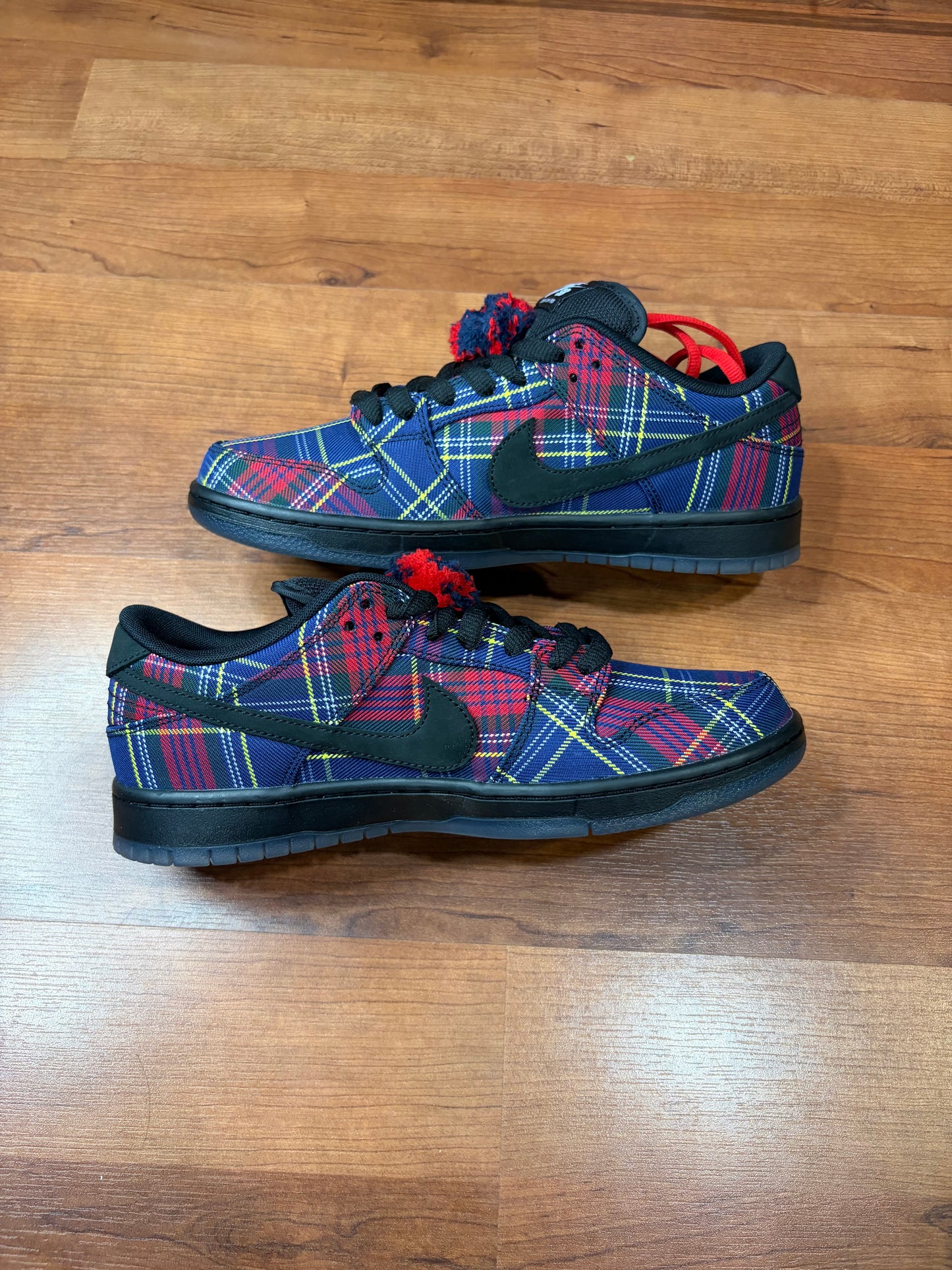 Nike Dunk Low Nardwuar (Brand New - 9M)