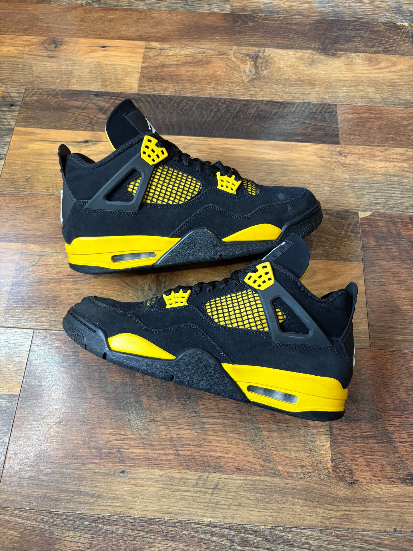 Jordan Retro 4 Thunder (Size 11 Mens)