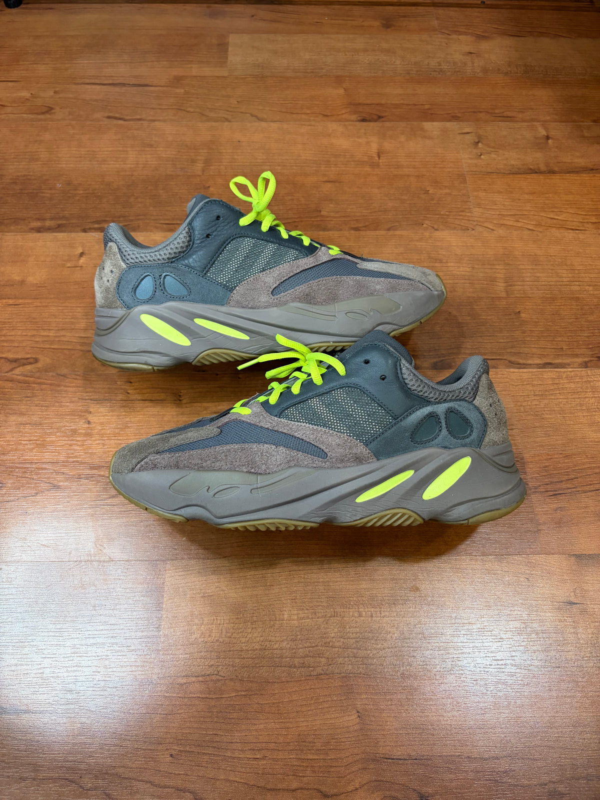 Yeezy 700 Mauve (Size 13 Mens)