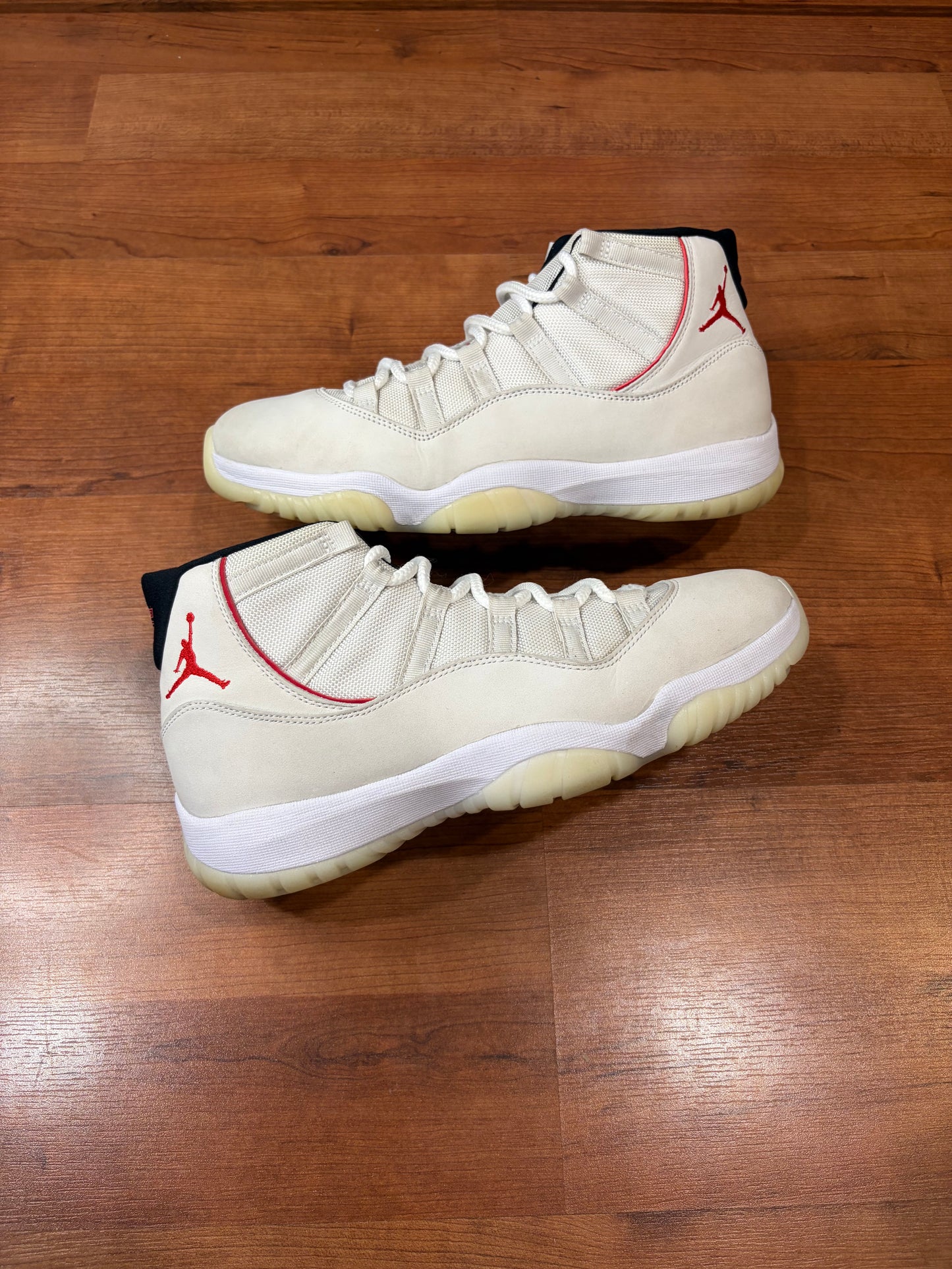 Jordan Retro 11 Platinum Tint (Size 10.5 Mens)