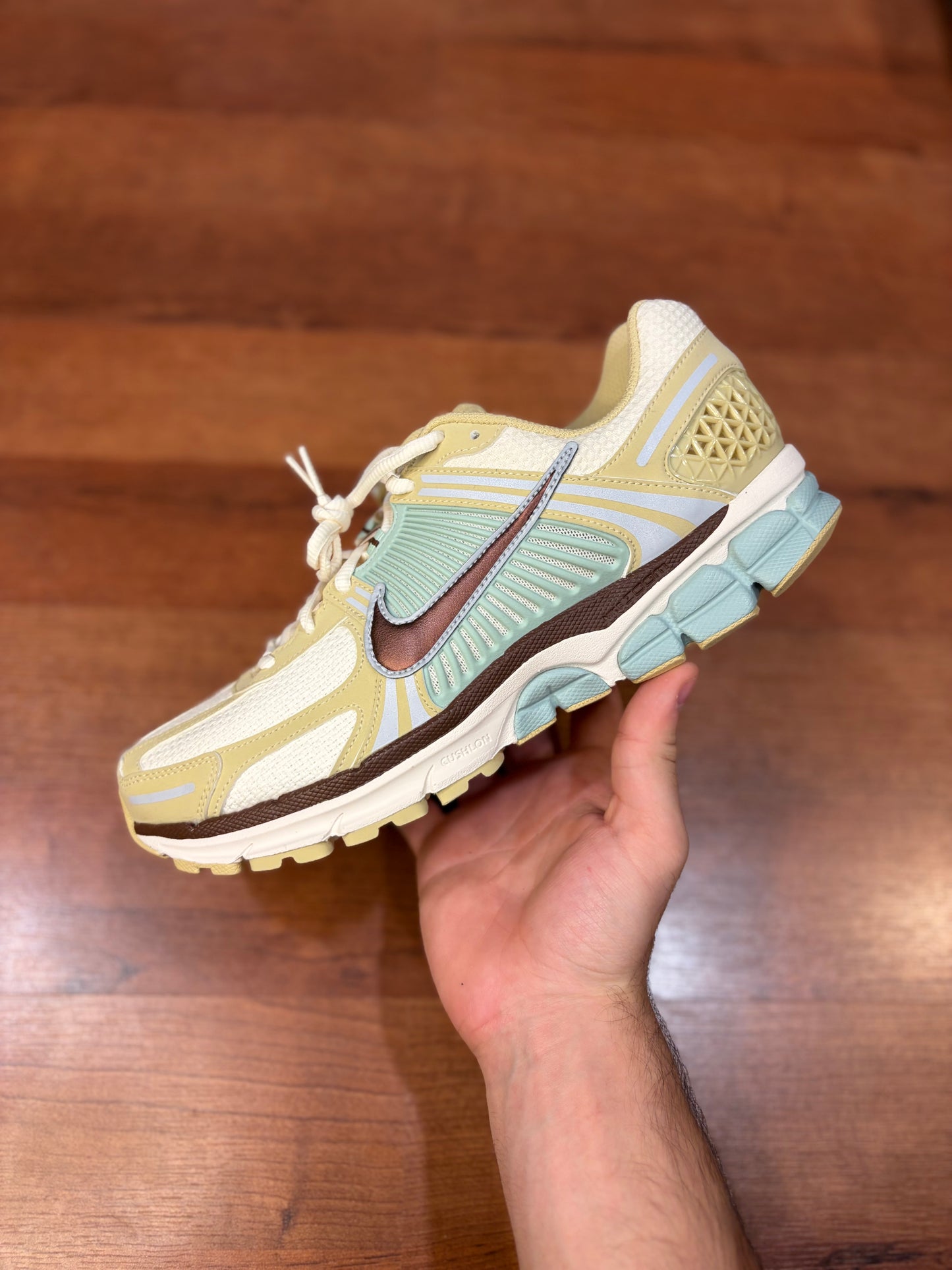 Nike Vomero 5 Team Gold Seafoam (Brand New / No Box - 9.5M)