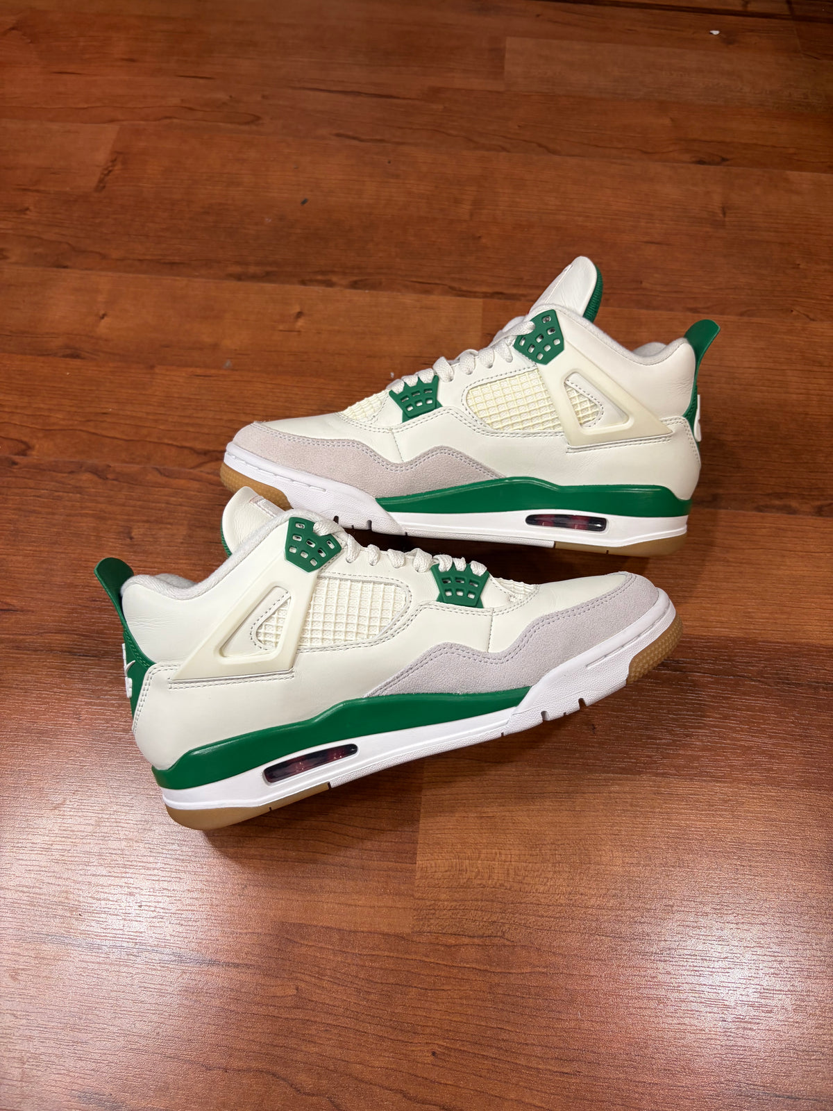 AJ4 Retro SB Pine Green (Size 8 Mens)
