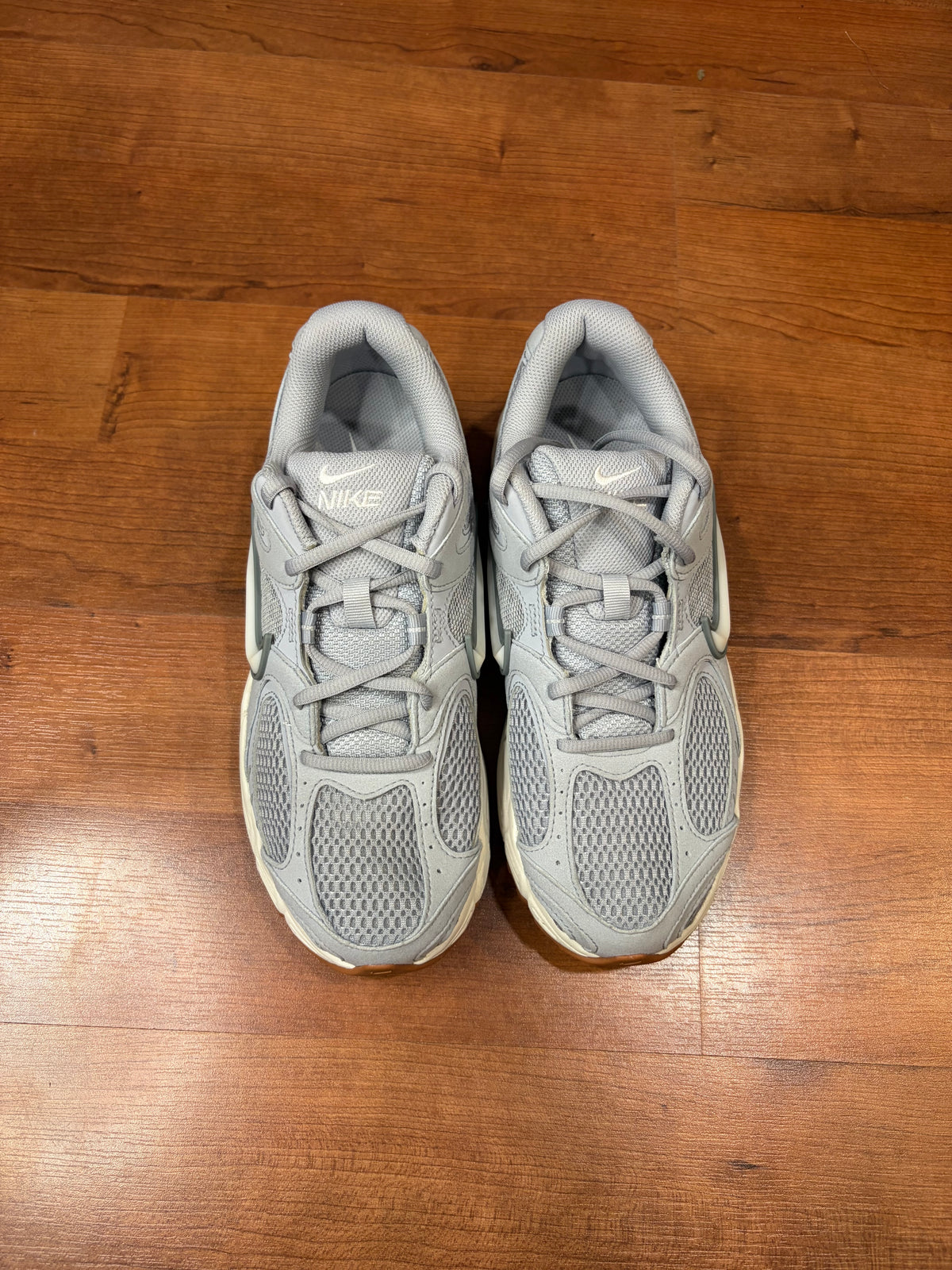 Nike v5 RNR Wolf Grey (DS No Box - Size 8M)