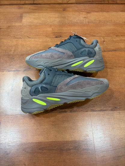 Adidas Yeezy 700 Mauve (Brand New - 10M)