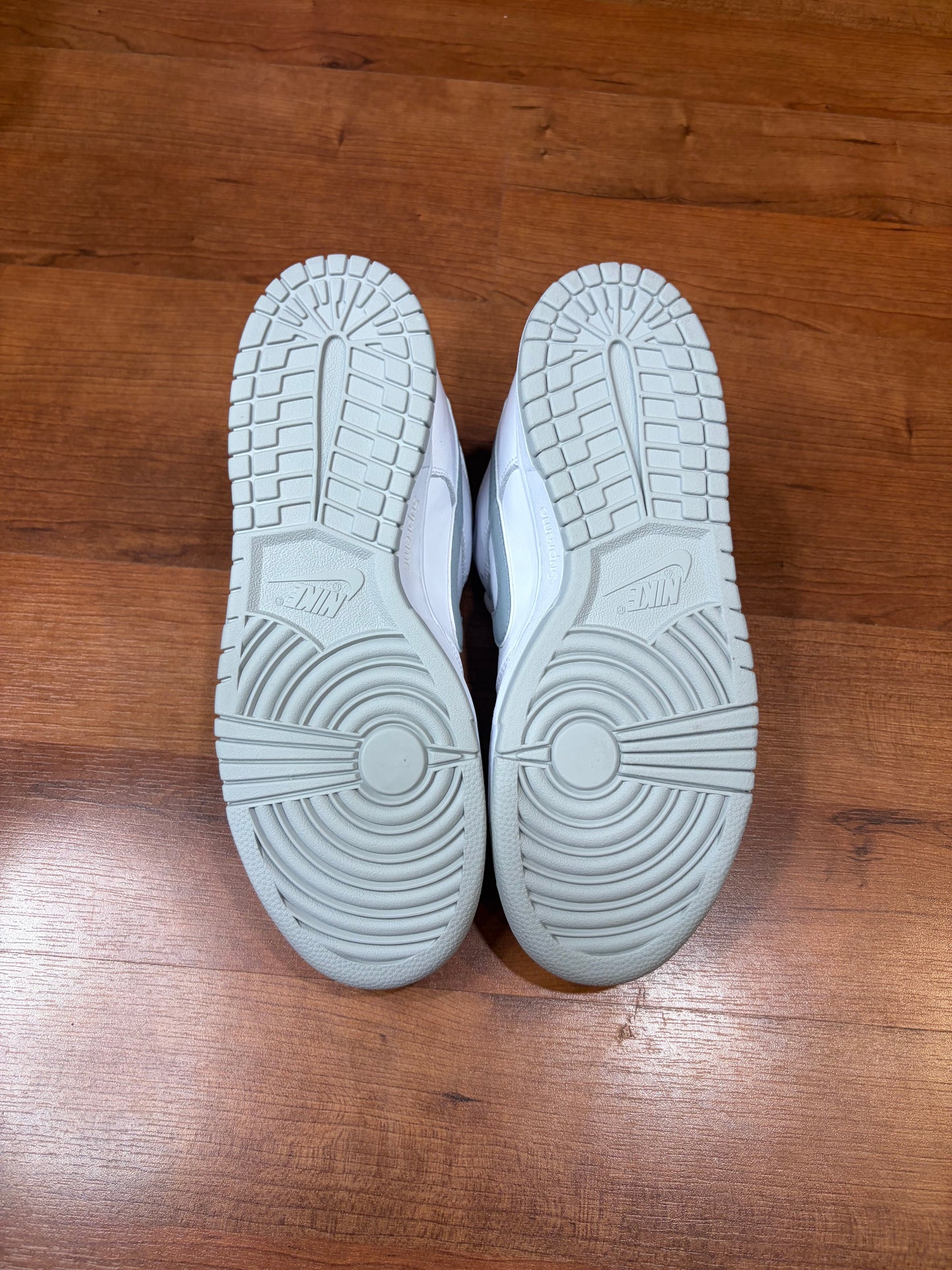 Nike Dunk Low SB Supreme White Metallic Silver (Brand New - 8.5M)