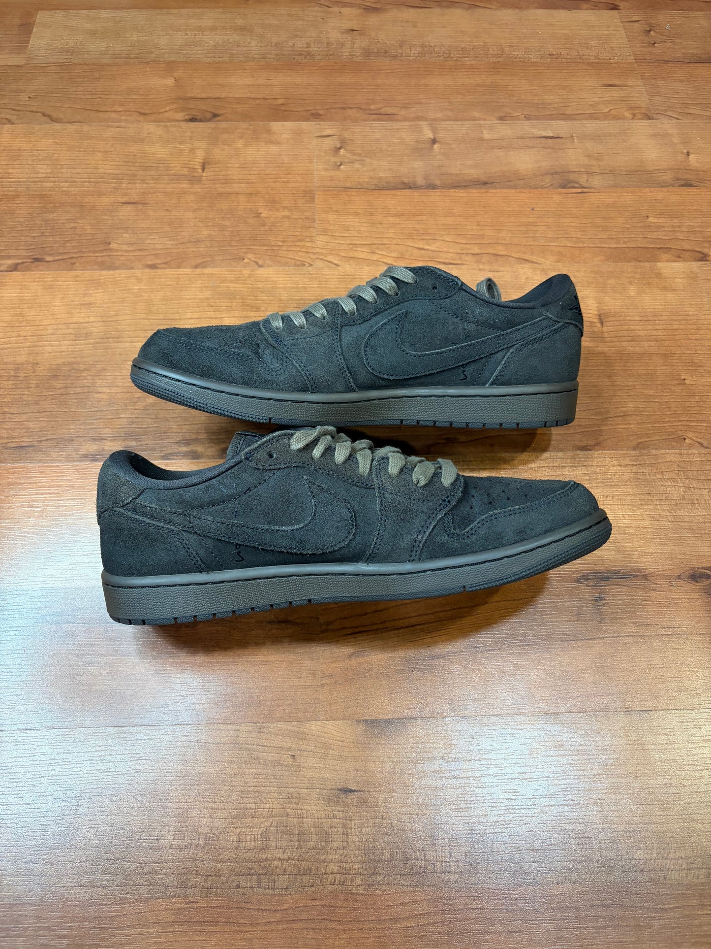Jordan Retro 1 Low Travis Scott Velvet Brown (Size 10.5 Mens)