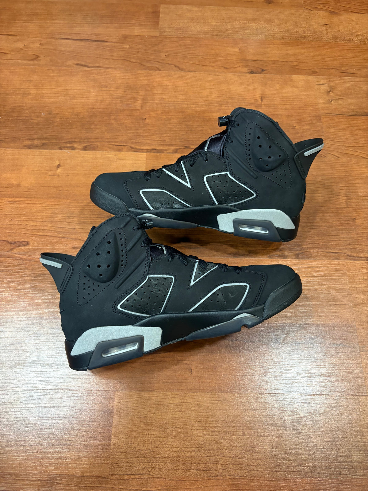 AJ6 Retro Cap & Gown (Brand New - 9M)