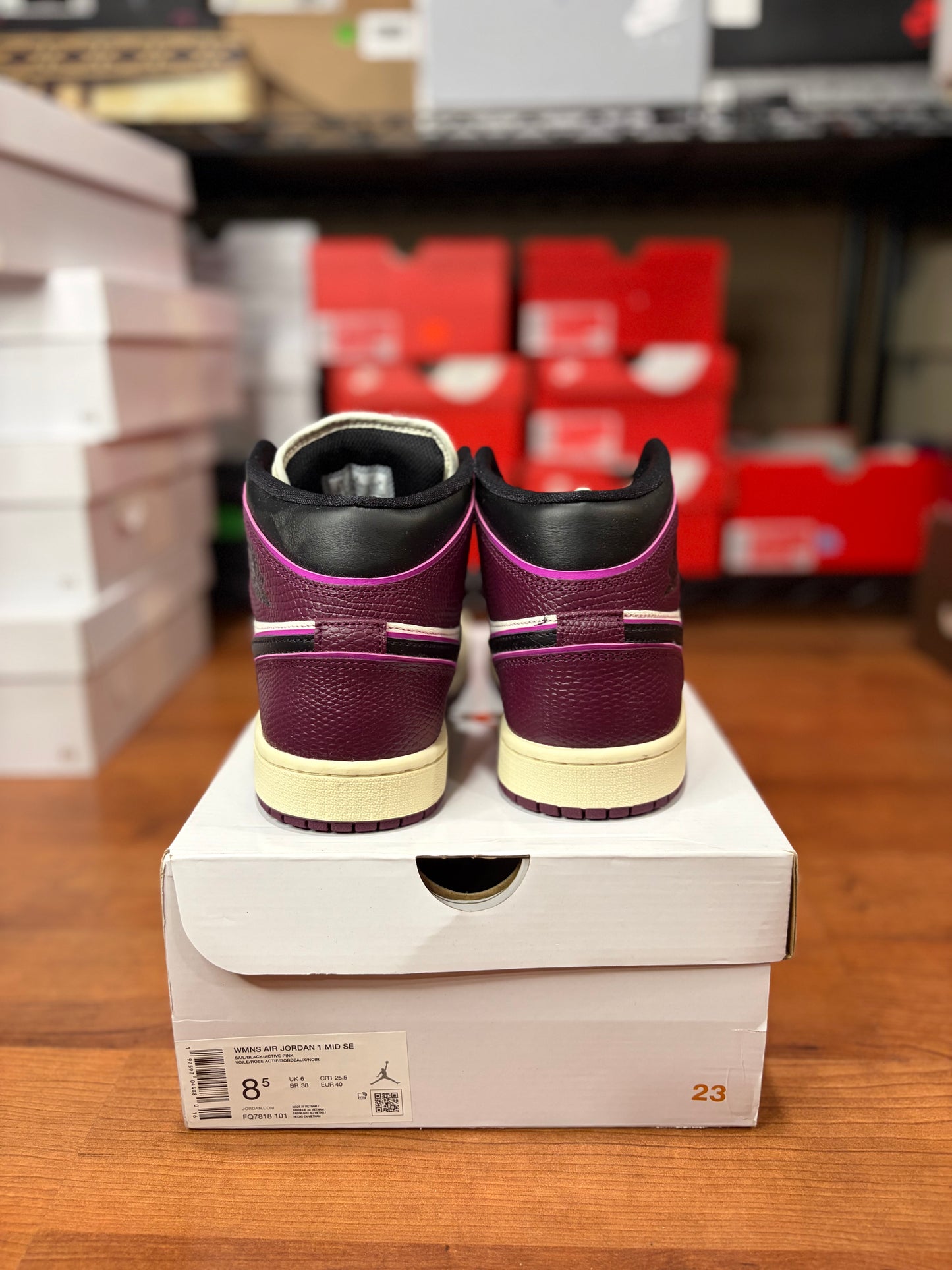 Jordan 1 Mid Bordeaux (Brand New - 8.5W/7M)
