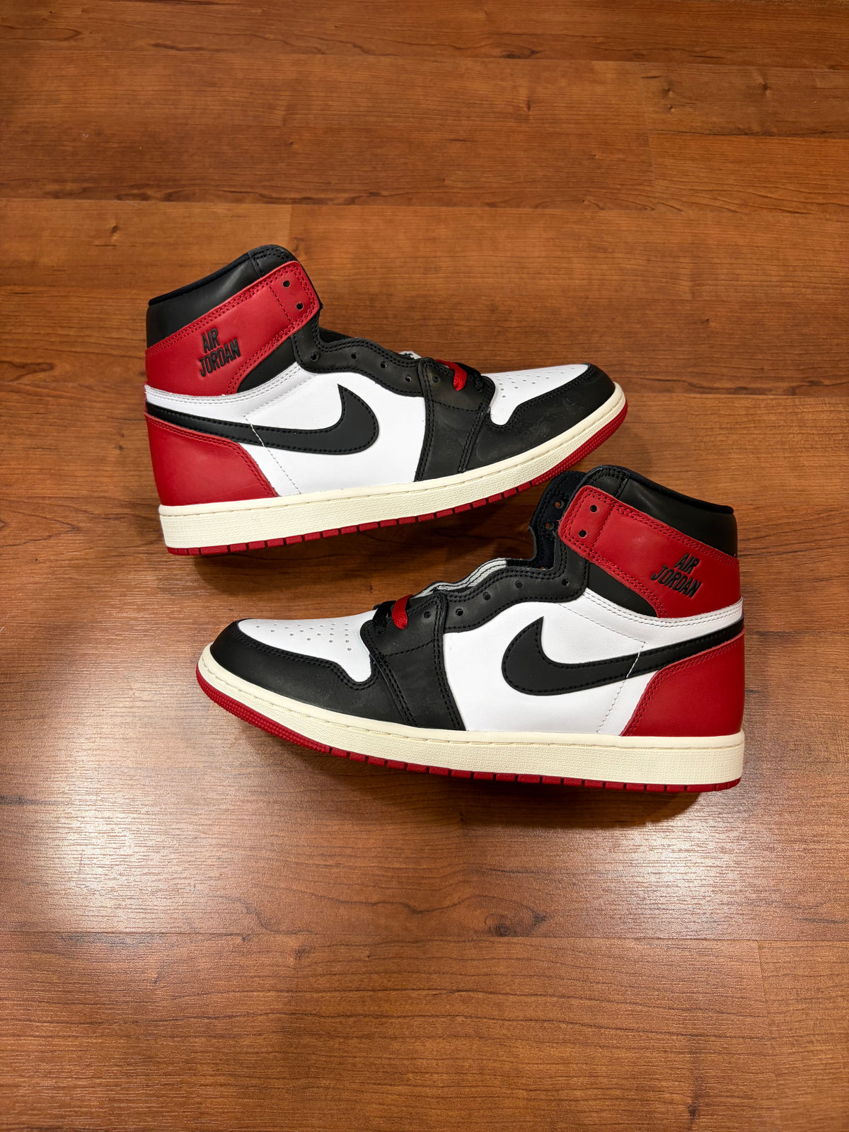 Jordan Retro 1 Black Toe Reimagined (Brand New - 11.5M)