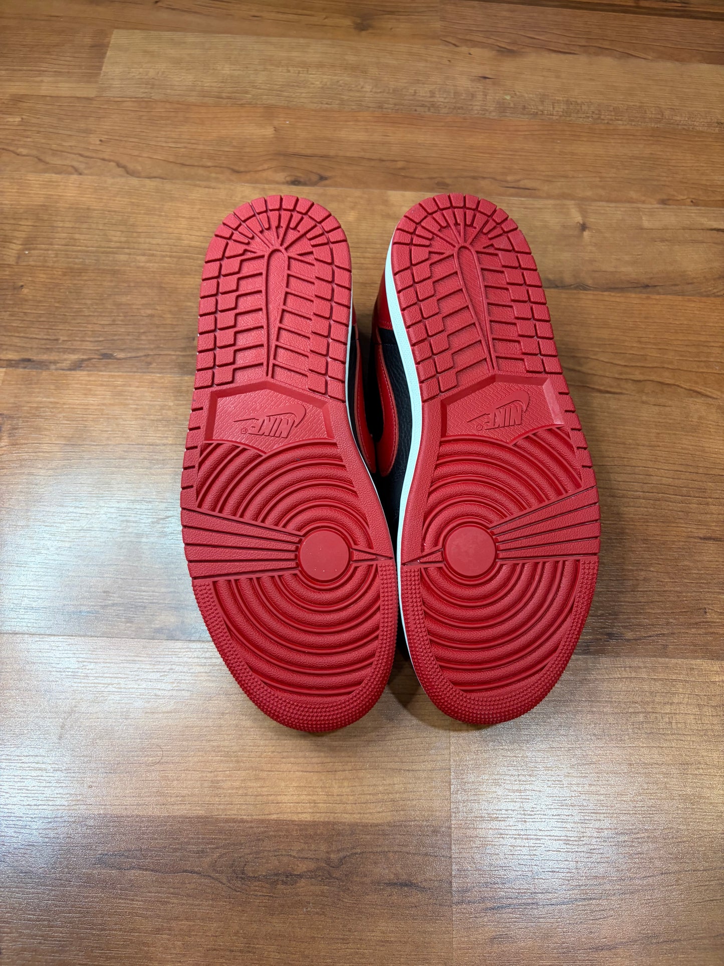 Jordan Retro 1 Low Banned (Brand New - Mens Sizes)