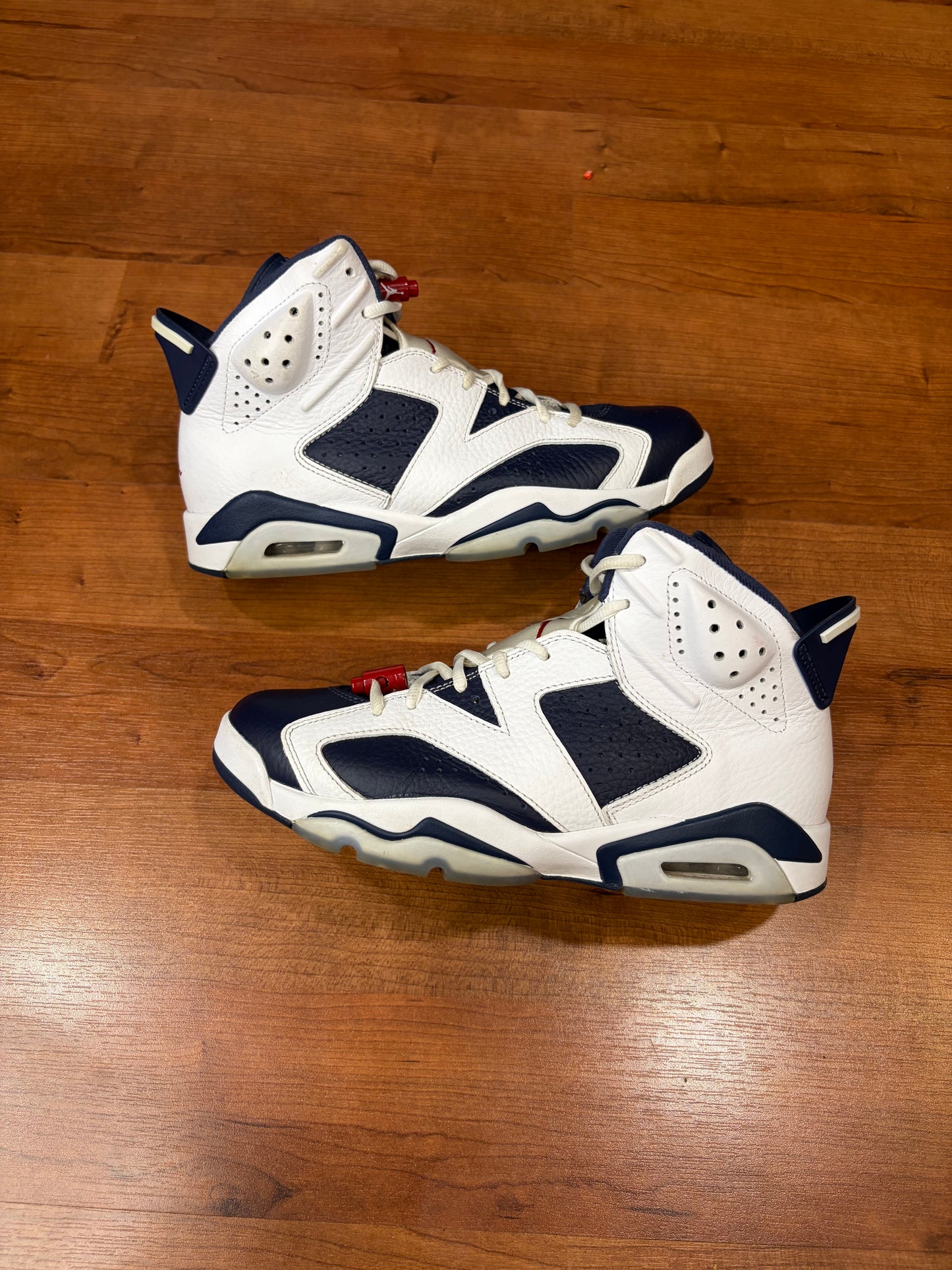 Jordan Retro 6 Olympic (Size 8.5 Mens)