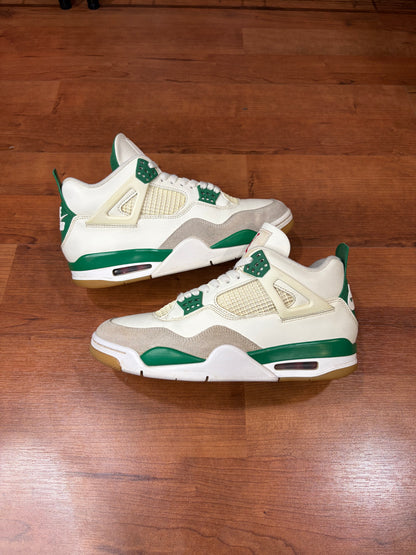 AJ4 Retro SB Pine Green (Size 9.5 Mens)