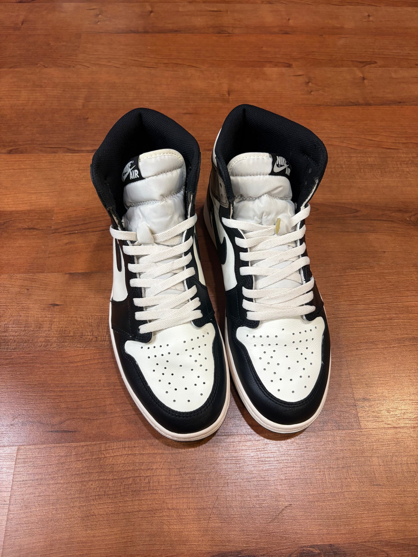 Jordan Retro 1 Mocha (Size 10.5 Mens)