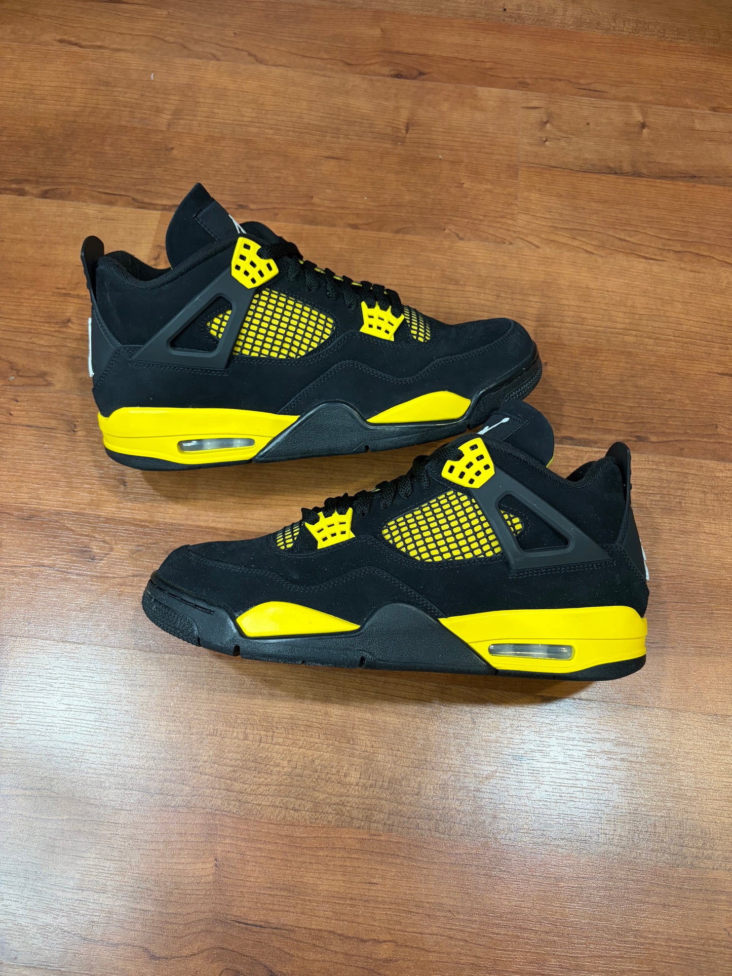 Jordan Retro 4 Thunder (Size 11 Mens)