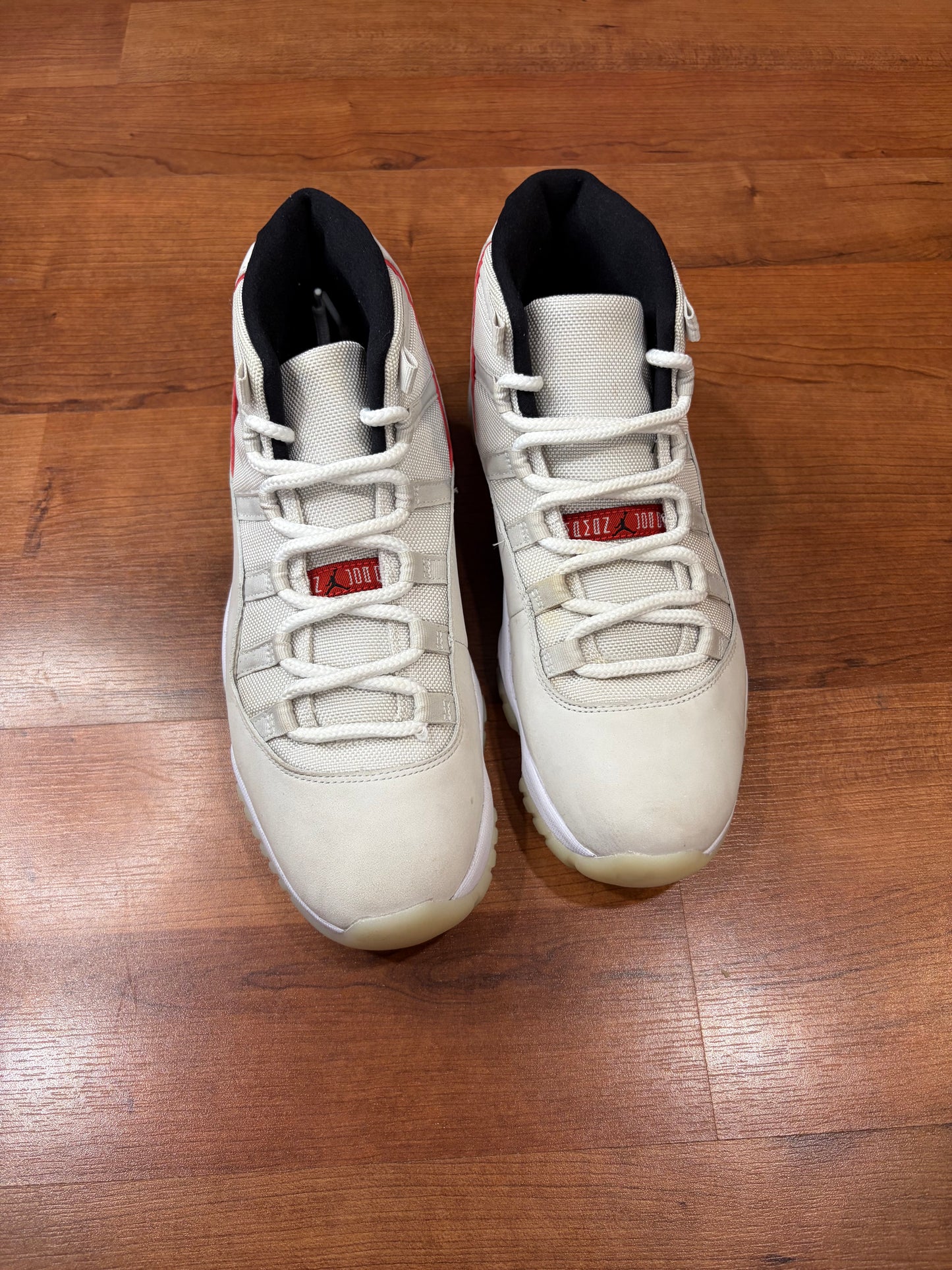 Jordan Retro 11 Platinum Tint (Size 10.5 Mens)