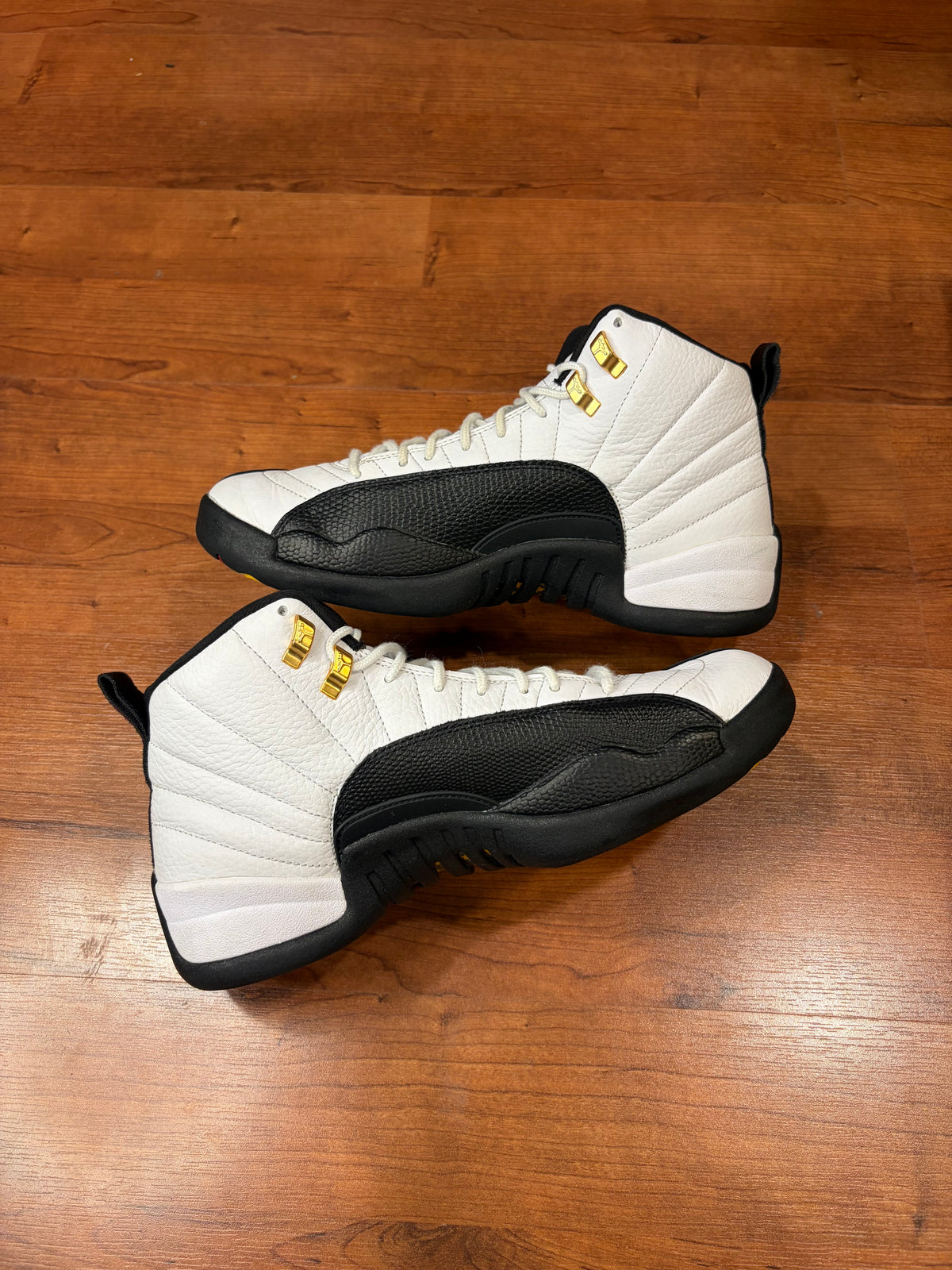 AJ12 Retro Taxi (Size 10 Mens)
