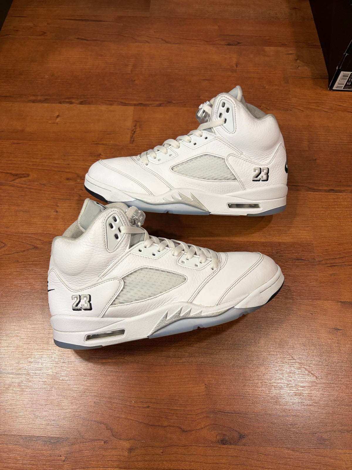 Jordan Retro 5 White Metallic (Size 10.5 Mens)