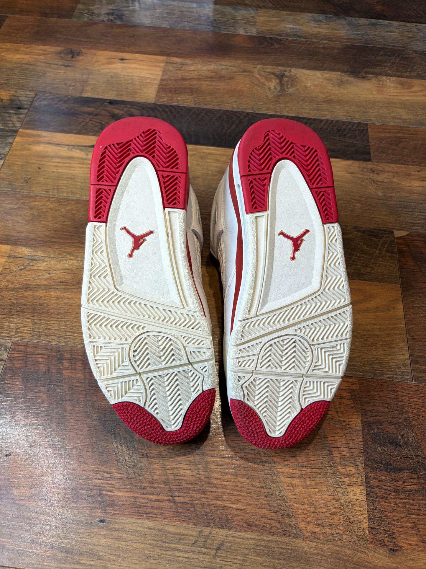 Jordan Retro 4 Valentine’s Day (Size 10W / 8.5M)