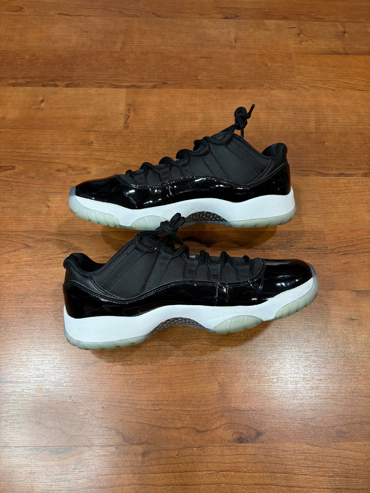 AJ11 Retro Low Space Jam (Size 9.5 Mens)