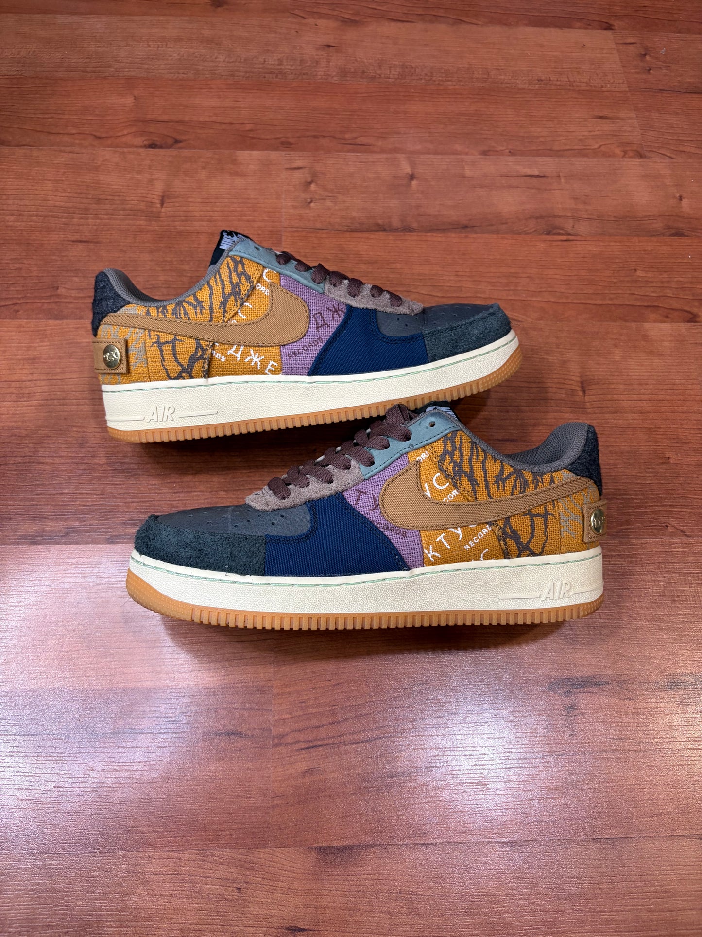 Nike Air Force 1 Low Travis Scott Cactus Jack (Size 8.5 Mens)