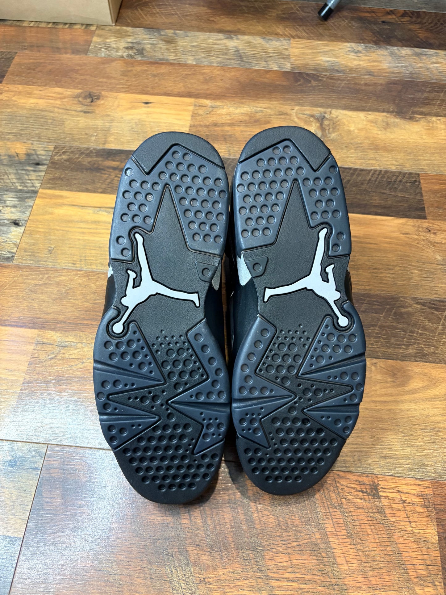 Jordan Retro 6 Cap & Gown (Brand New - 11.5M)