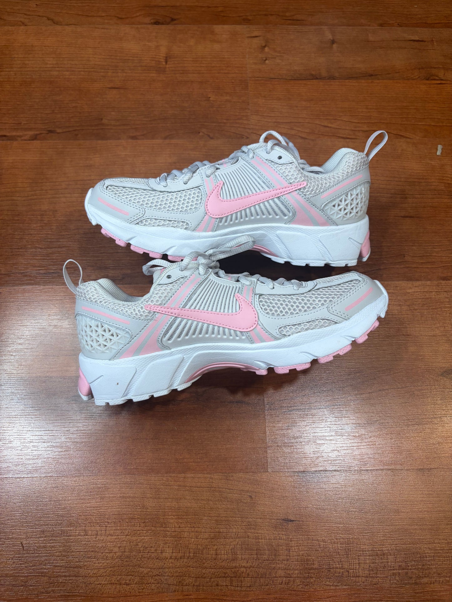 Nike Vomero 5 Medium Soft Pink (Brand New - 6.5Y/8W)