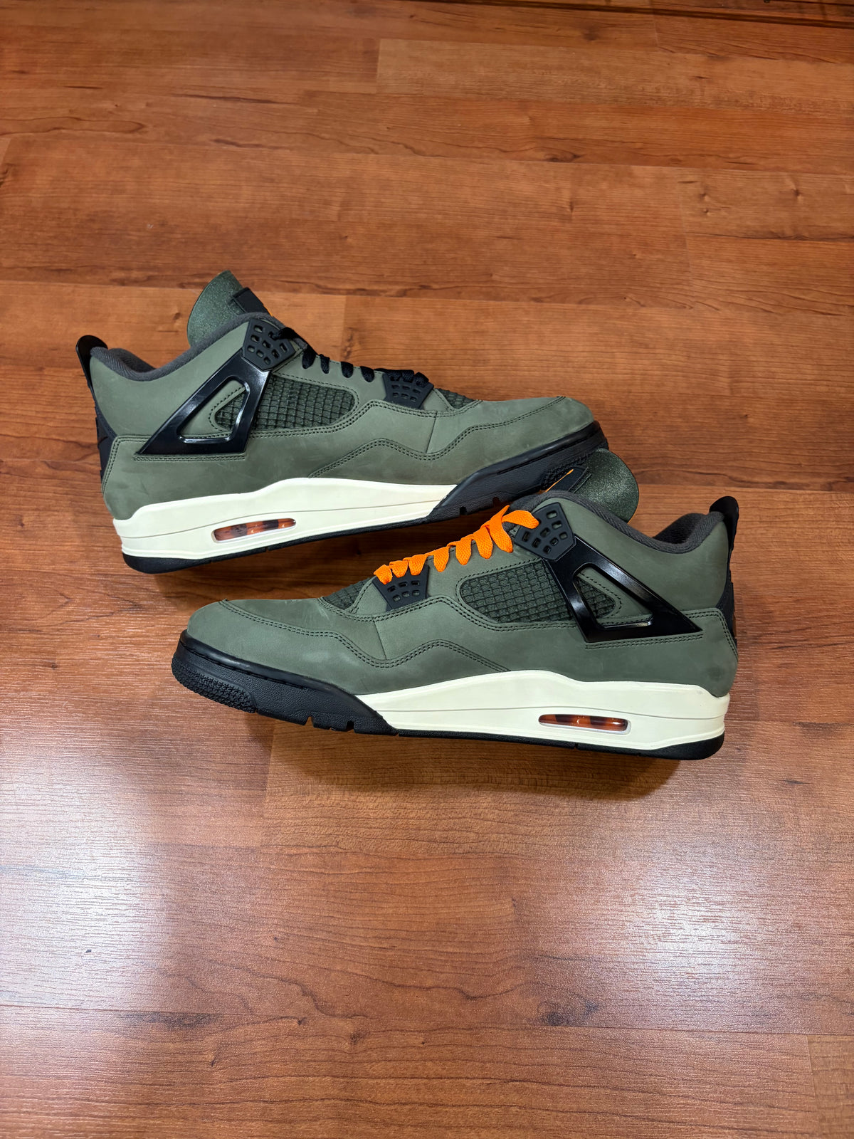 AJ4 Retro Undefeated (Size 14 Mens)