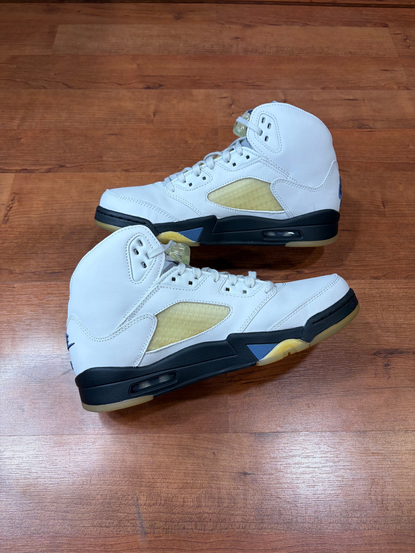 Jordan Retro 5 A Ma Maniere Dawn (Size 11.5W / 10M)