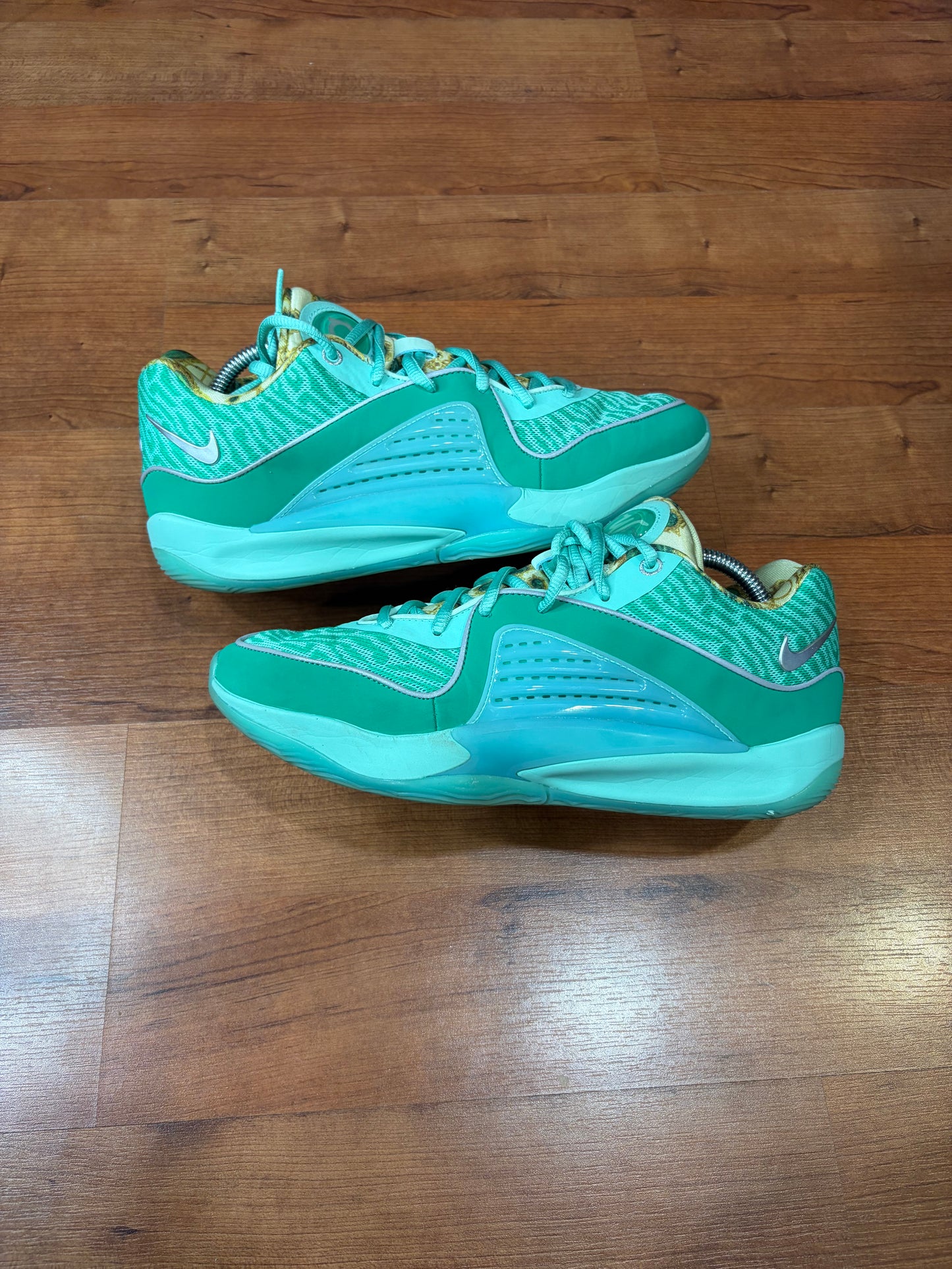 Nike KD 16 Wanda (Size 9.5 Mens)