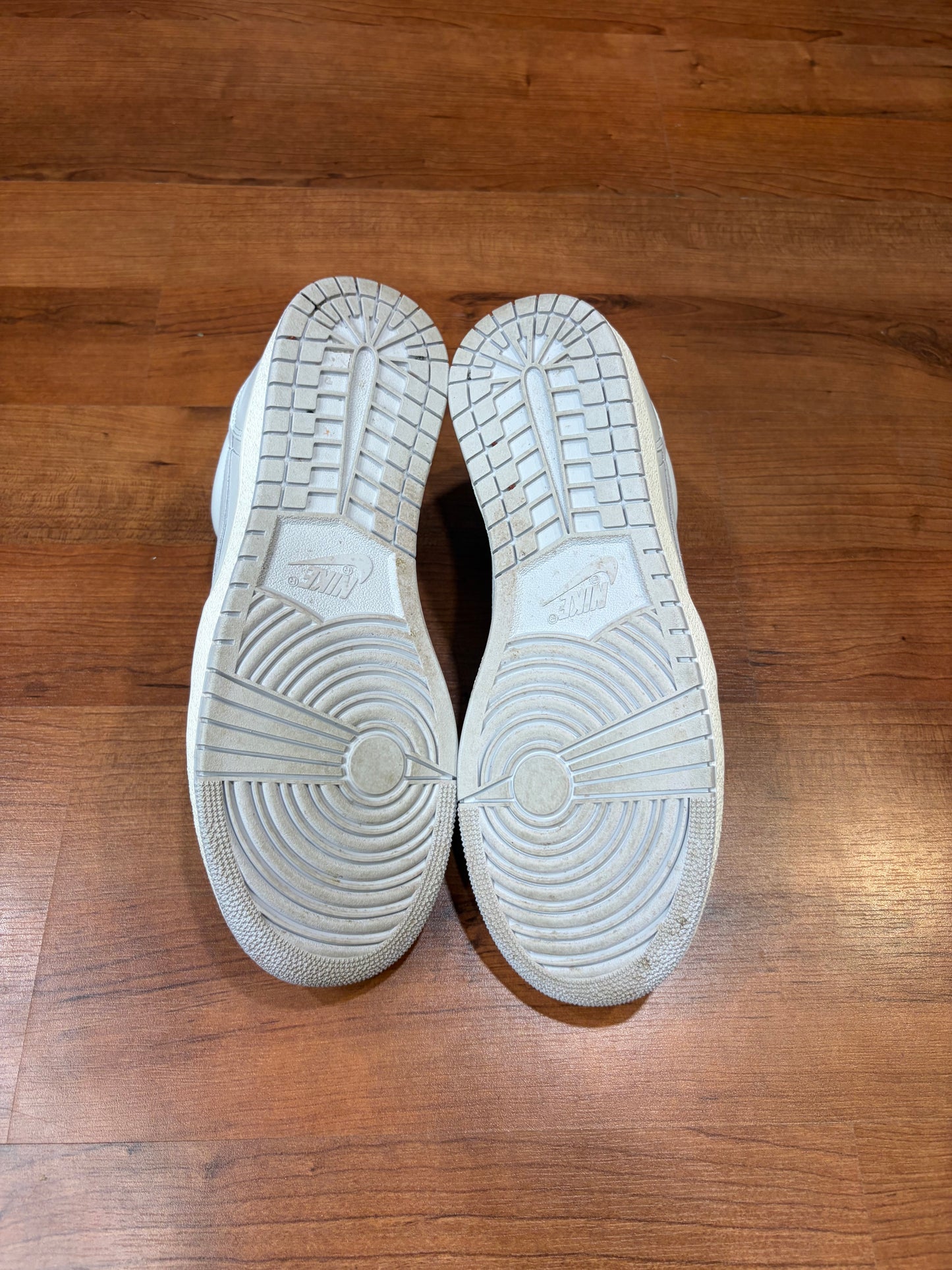 Jordan Retro 1 Low Neutral Grey 85’ (Size 10.5 Men’s)