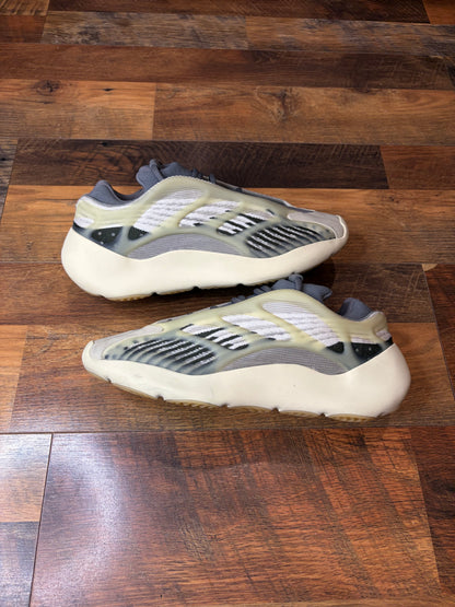 Adidas Yeezy 700 v3 Fade Salt (Size 9 Mens)