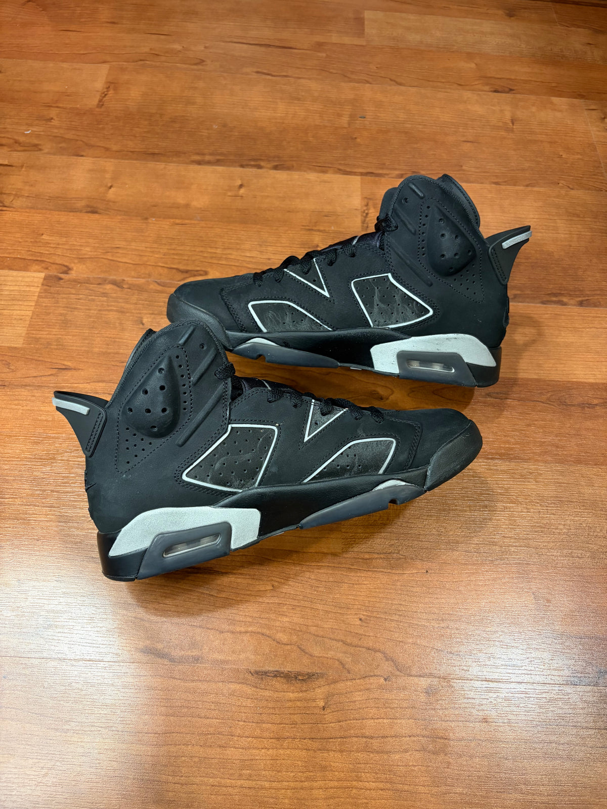 AJ6 Retro Cap & Gown (Size 10 Mens)