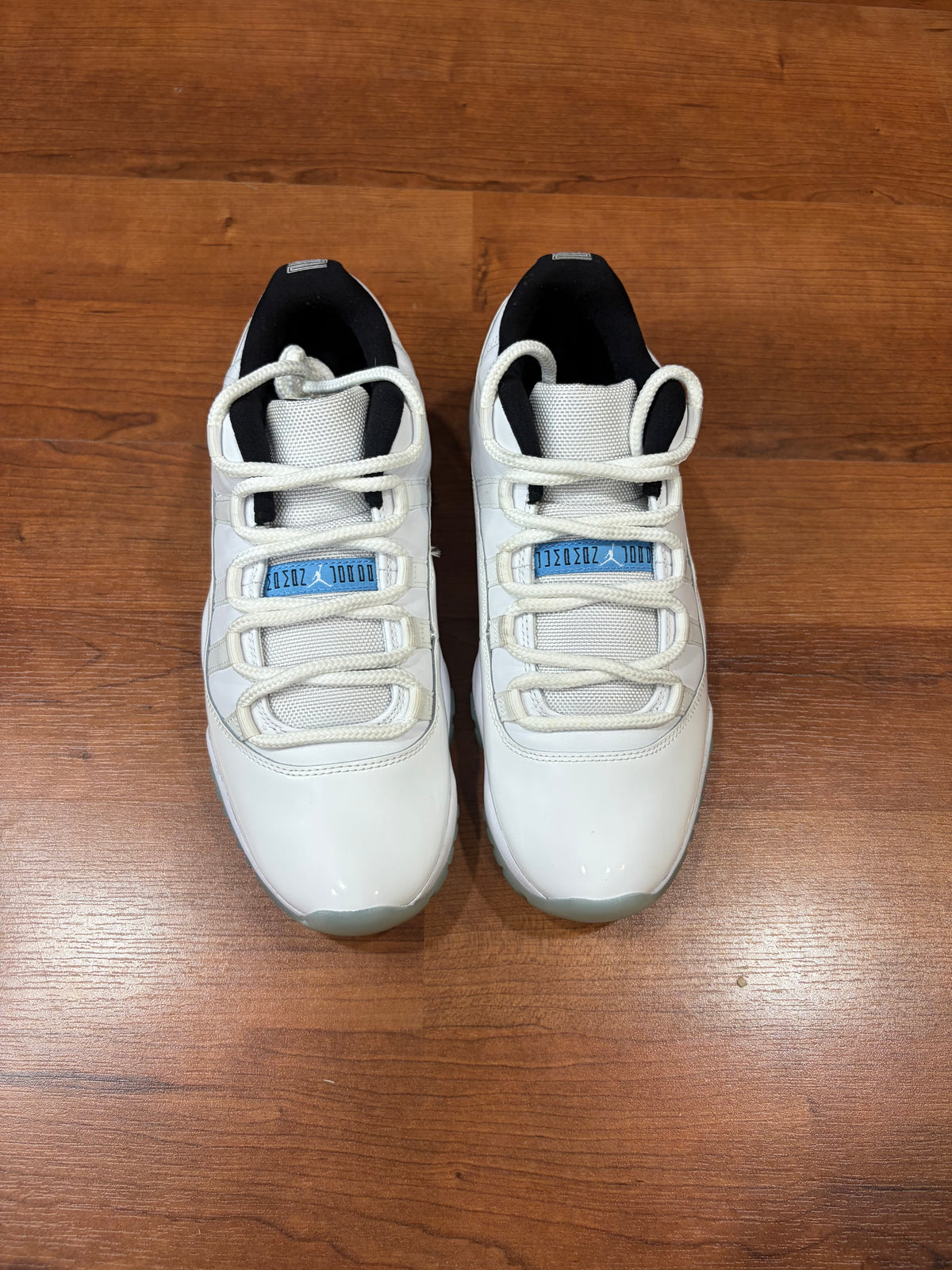 AJ11 Low Retro Legend Blue (Size 8.5 Mens)