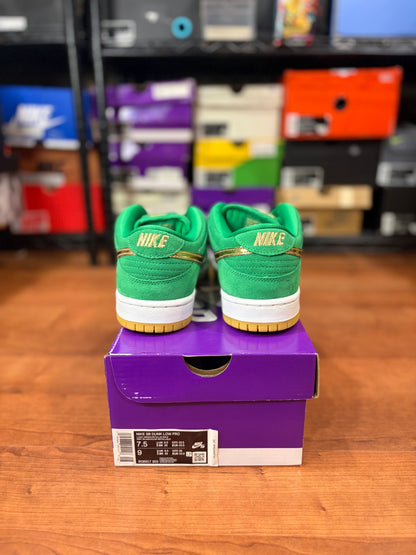 Dunk Low SB St. Patrick’s Day (DS - Size 7.5M)