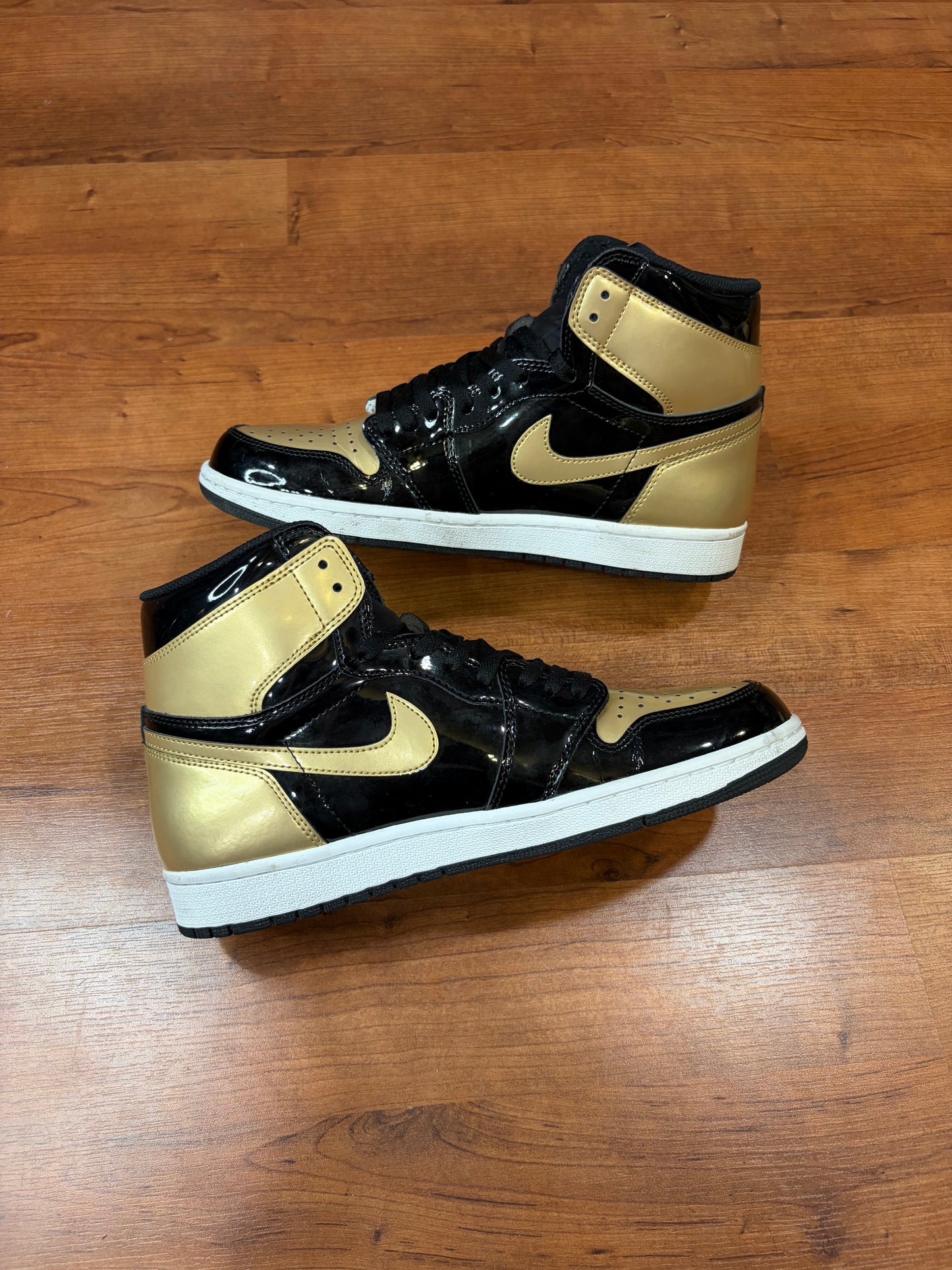 Jordan Retro 1 Patent Gold Toe (Size 10 Mens)