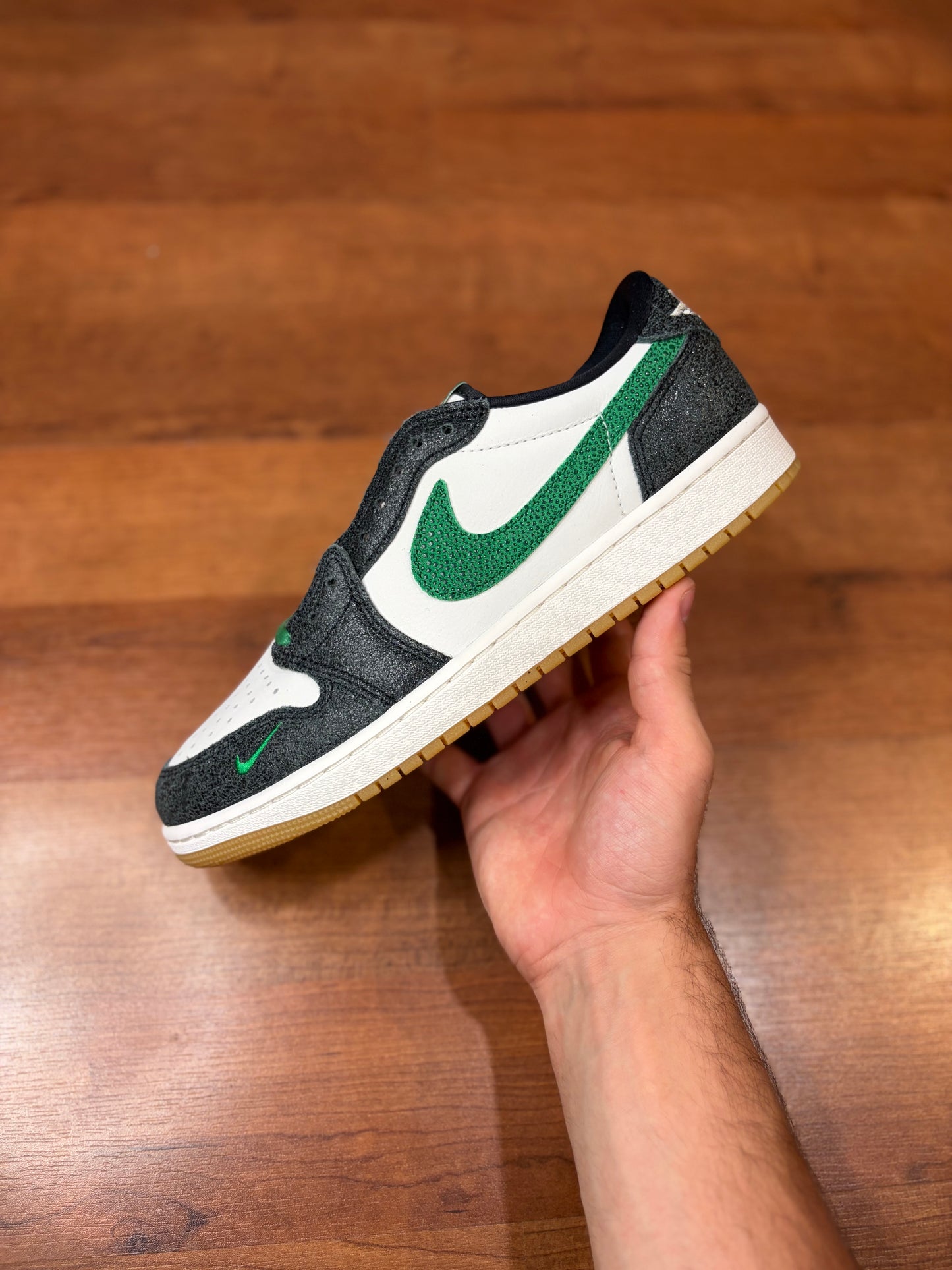 Jordan Retro 1 Low Pine Green (Brand New - Mens Sizes)
