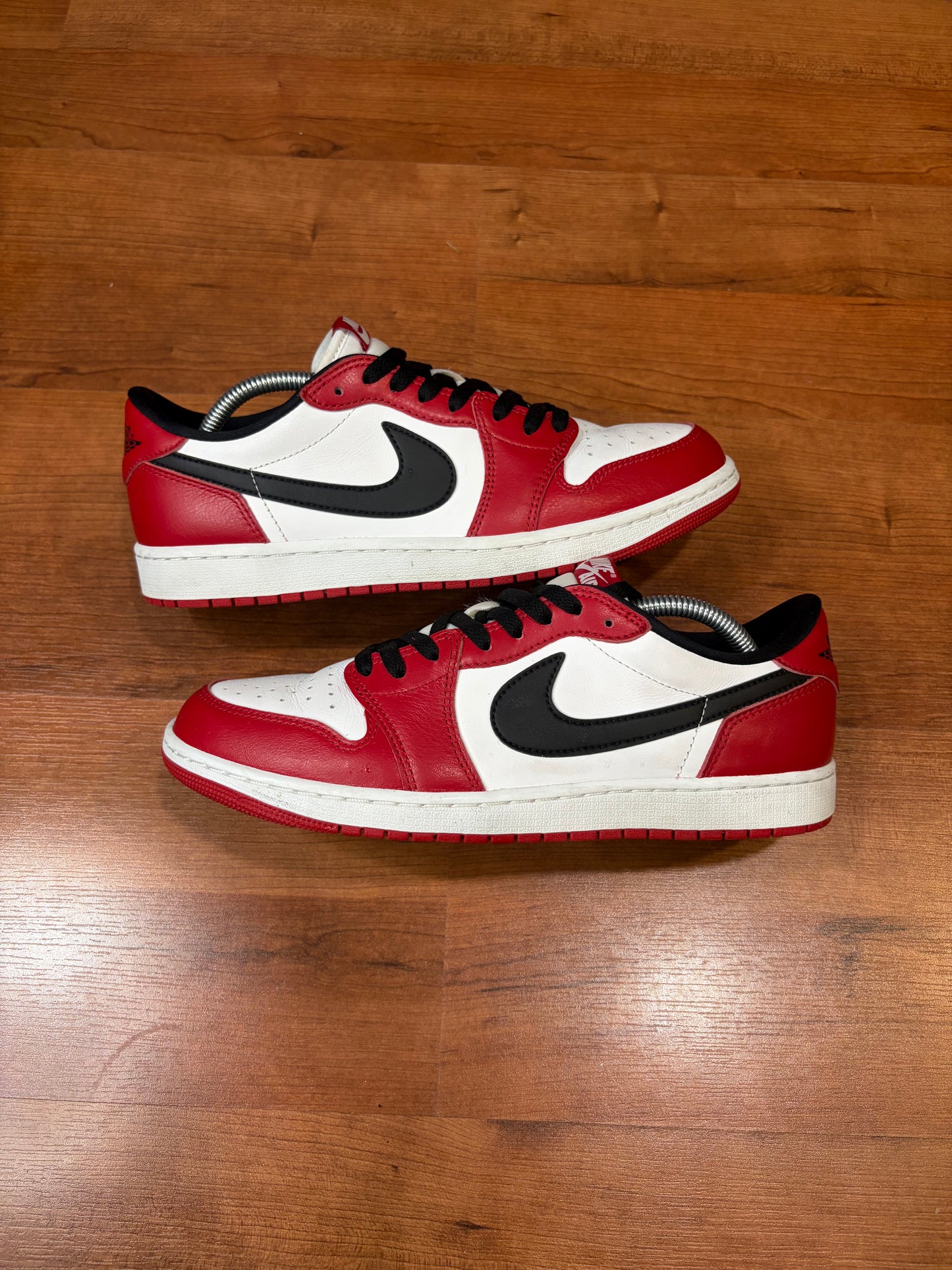 Jordan Retro 1 Low Chicago (Size 10 Mens)