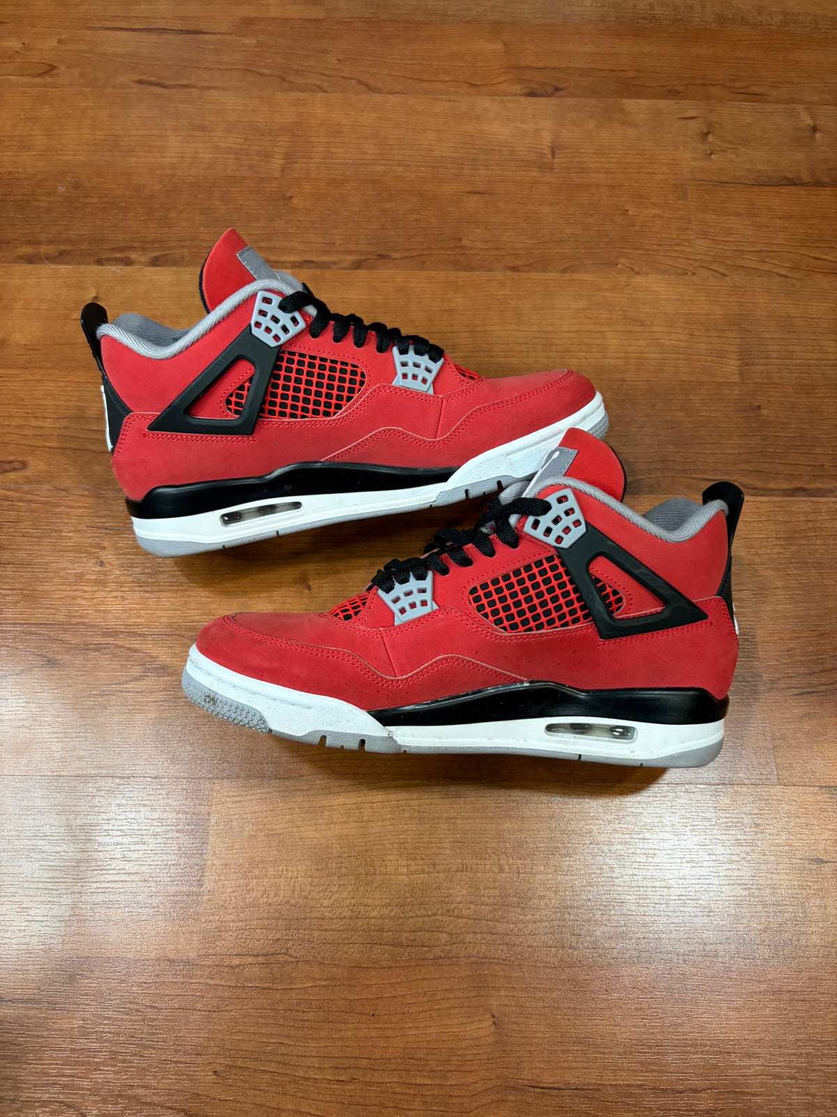 AJ4 Retro Toro Bravo (Size 8.5 Mens)