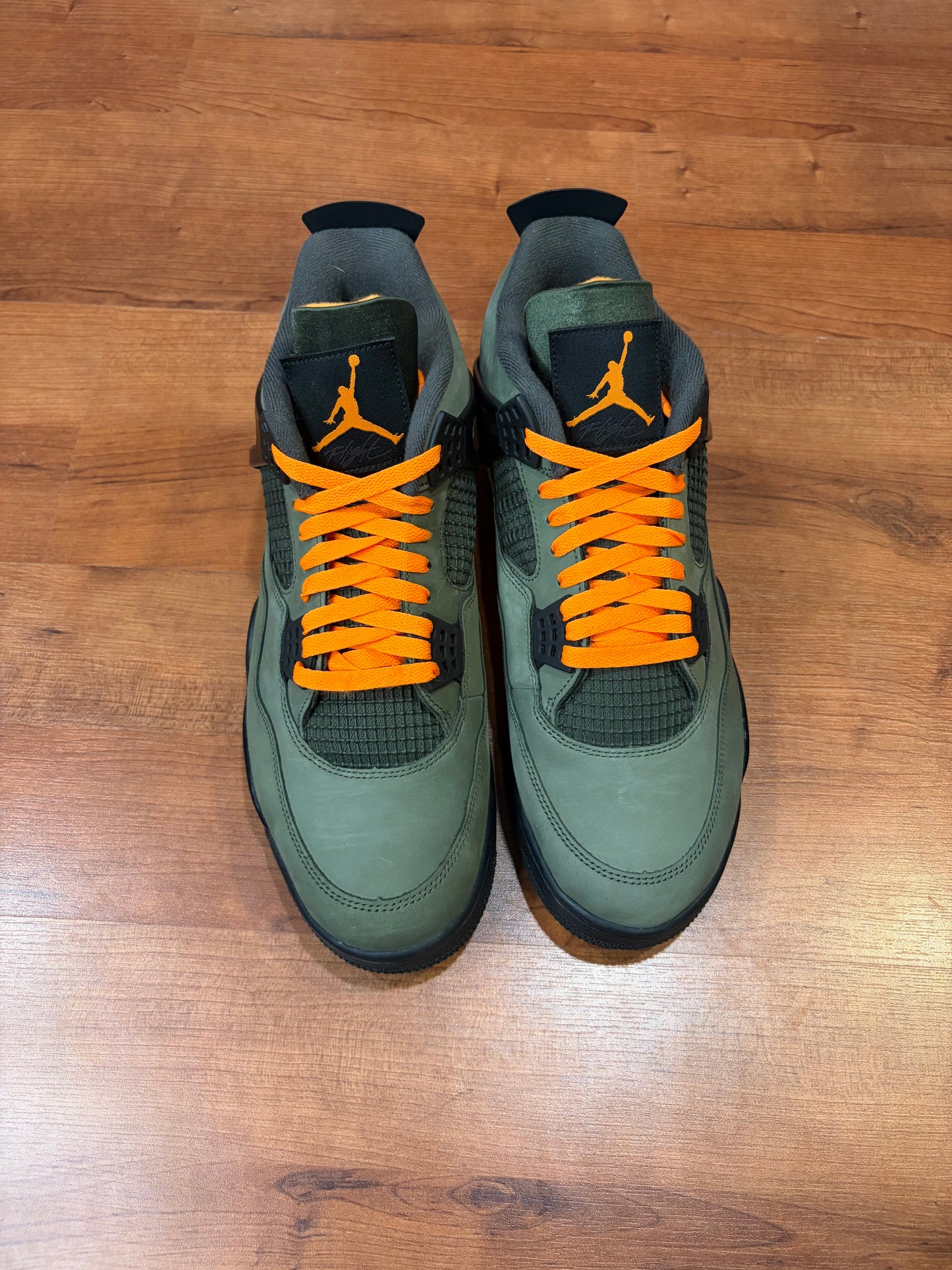 Jordan Retro 4 Undefeated (Size 13 Men’s)