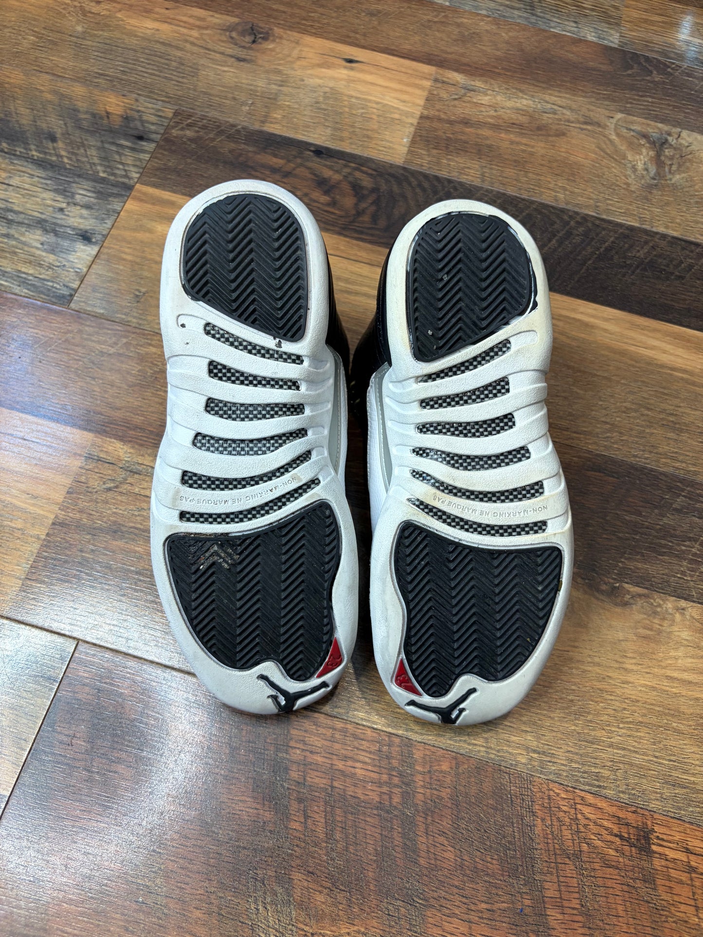 Jordan Retro 12 Playoff (Size 4Y)