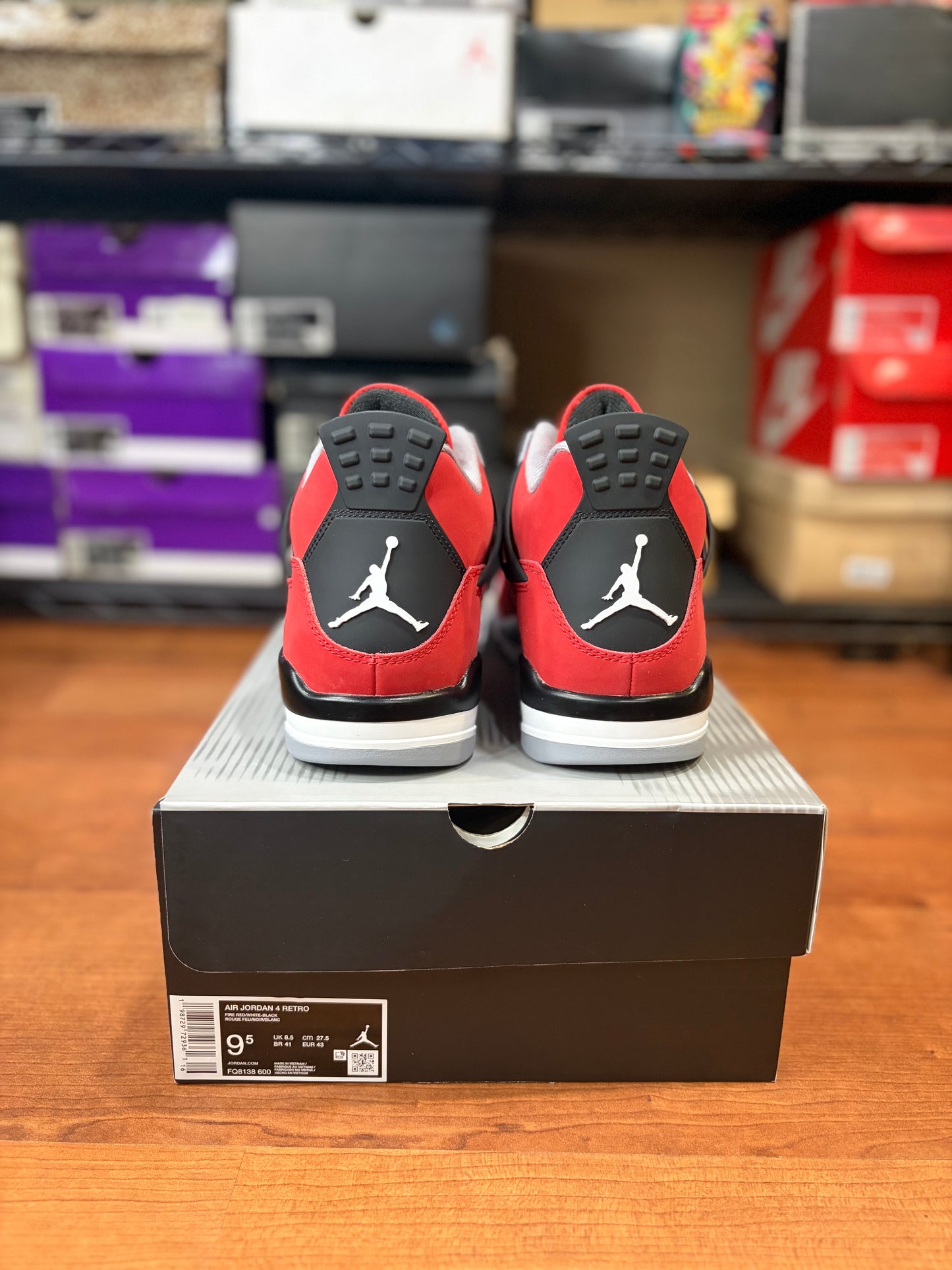 Jordan Retro 4 Toro Bravo (Brand New - 9.5M)